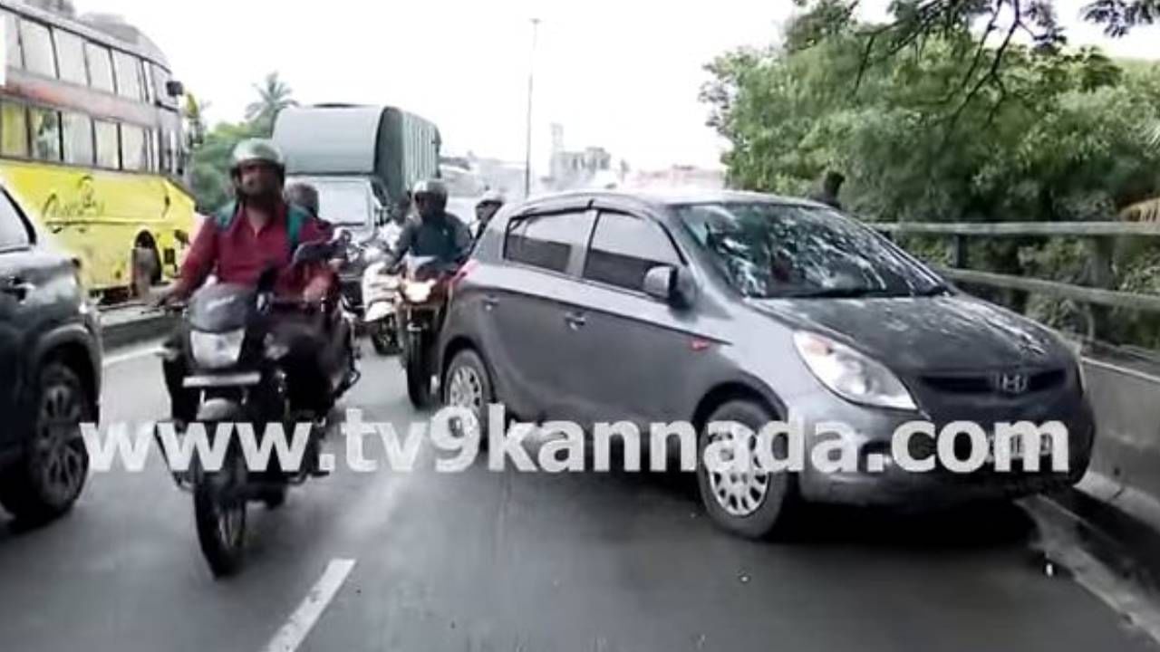 ಕೆಅರ್ ಮಾರ್ಕೆಟ್ ಫ್ಲೈಓವರ್ ಮೇಲೆ ಅಡ್ಡಾದಿಡ್ಡಿ ಕಾರುಗಳ ಪಾರ್ಕಿಂಗ್, ವಾಹನಸವಾರರಿಗೆ ತೊಂದರೆ!