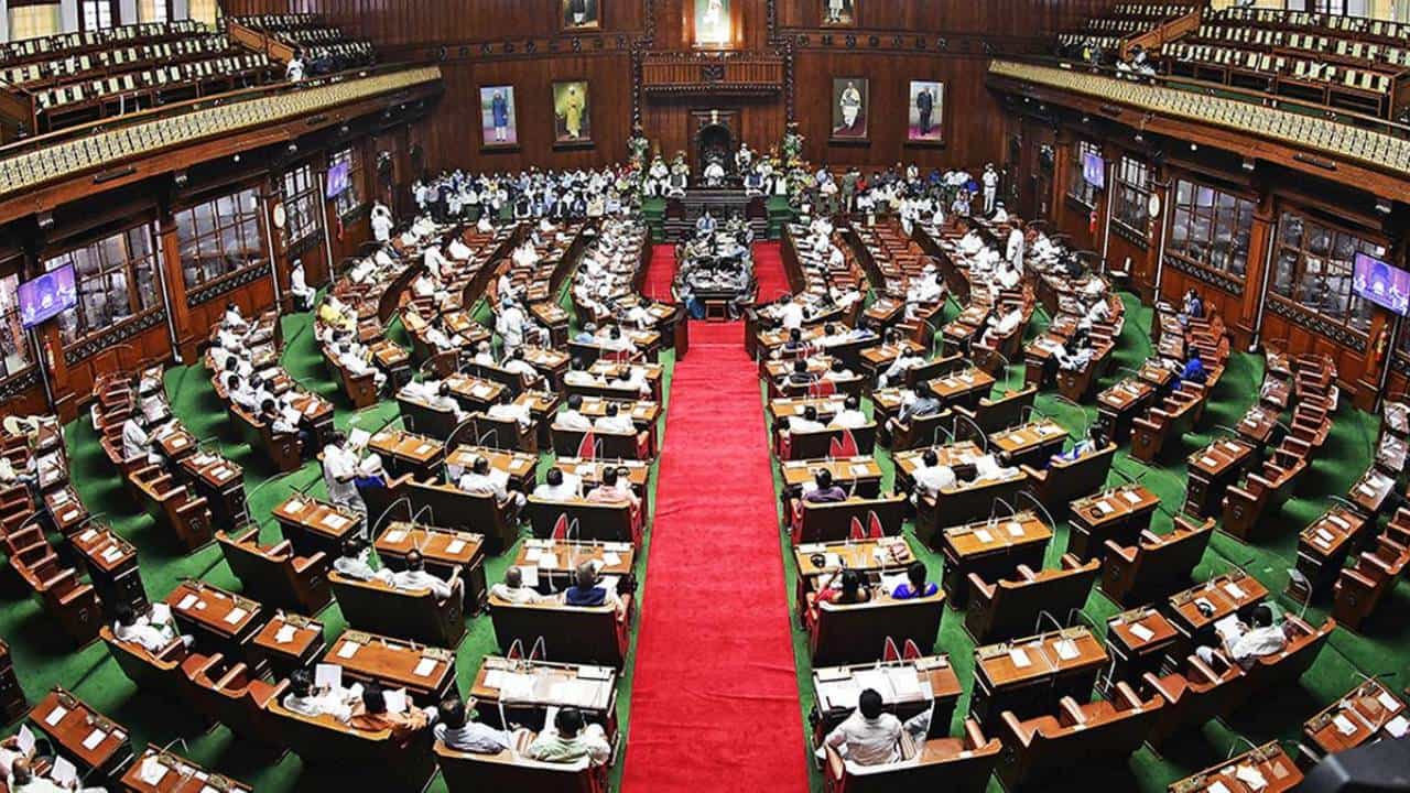 ಗುಡ್​ ನ್ಯೂಸ್: ಕೃಷಿ ಭೂಮಿ ಖರೀದಿಗೆ ಕೆಲವು ಕಾನೂನು ಸರಳೀಕರಣ