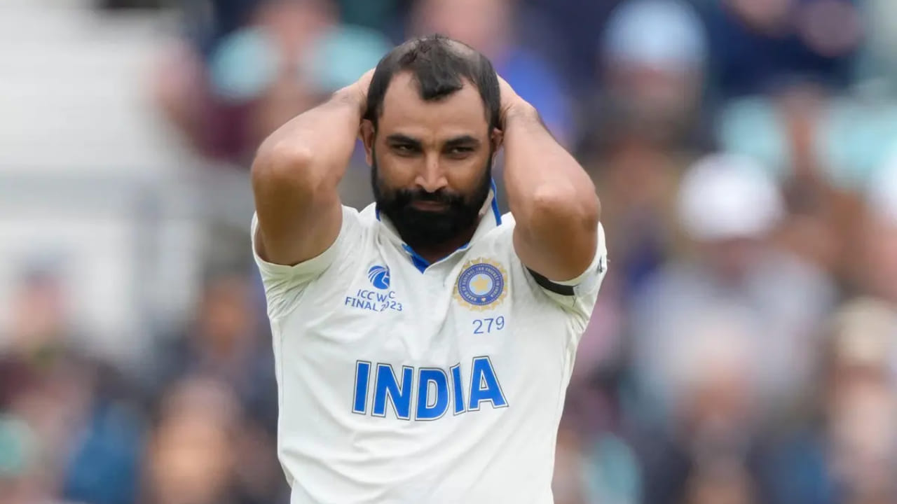 ಉತ್ತರ ವಲಯ ತಂಡದ ವಿರುದ್ಧದ ಪಂದ್ಯದ ಮೊದಲ ಇನ್ನಿಂಗ್ಸ್‌ನಲ್ಲಿ ಒಟ್ಟು 23 ಓವರ್‌ಗಳನ್ನು ಬೌಲ್ ಮಾಡಿದರು, ಅದರಲ್ಲಿ ಅವರು 100 ರನ್‌ಗಳನ್ನು ಬಿಟ್ಟುಕೊಟ್ಟು ಕೇವಲ ಒಂದು ವಿಕೆಟ್ ಪಡೆಯುವಲ್ಲಿ ಯಶಸ್ವಿಯಾದರು. ಎರಡನೇ ಇನ್ನಿಂಗ್ಸ್‌ನಲ್ಲಿ 11 ಓವರ್‌ ಬೌಲ್ ಮಾಡಿದ ಶಮಿ ಒಂದೇ ಒಂದು ವಿಕೆಟ್ ಪಡೆಯಲು ಸಾಧ್ಯವಾಗದೆ ಒಟ್ಟು 36 ರನ್‌ಗಳನ್ನು ಬಿಟ್ಟುಕೊಟ್ಟರು. 