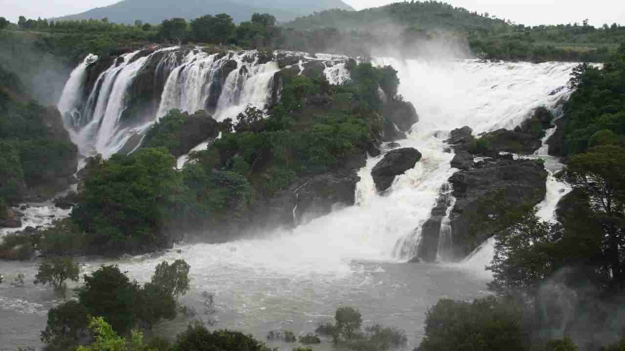 ಈ ಮಳೆಗಾಲದಲ್ಲಿ ಬೆಂಗಳೂರಿಗೆ ಹತ್ತಿರ ಇರುವ ಈ ಜಲಪಾತಗಳಿಗೆ ಹೋಗಲೇಬೇಕು ನೋಡಿ