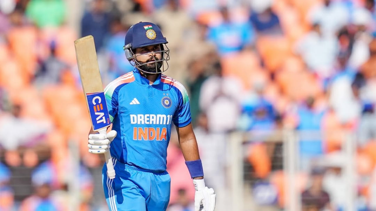 ಐಪಿಎಲ್ 2025 ರಲ್ಲಿ ಪಂಜಾಬ್ ಕಿಂಗ್ಸ್ ತಂಡದ ನಾಯಕತ್ವವಹಿಸಿಕೊಂಡಿದ್ದ ಶ್ರೇಯಸ್ ಅಯ್ಯರ್ 650 ರನ್ ಗಳಿಸಿದ್ದಲ್ಲದೆ ತಂಡವನ್ನು ಫೈನಲ್​ಗೆ ಕೊಂಡೊಯ್ದಿದ್ದರು. ಆದಾಗ್ಯೂ, 2025 ರ ಏಷ್ಯಾಕಪ್‌ನಲ್ಲಿ ಶ್ರೇಯಸ್ ಅಯ್ಯರ್ ಆಡುವುದು ಅನುಮಾನ. ವಾಸ್ತವವಾಗಿ, ಭಾರತದ ಮಧ್ಯಮ ಕ್ರಮಾಂಕದಲ್ಲಿ ಸೂರ್ಯಕುಮಾರ್ ಯಾದವ್, ತಿಲಕ್ ವರ್ಮಾ, ಶಿವಂ ದುಬೆ, ಹಾರ್ದಿಕ್ ಪಾಂಡ್ಯ ಮತ್ತು ರಿಂಕು ಸಿಂಗ್ ಸೇರಿದಂತೆ ಅನೇಕ ಆಟಗಾರರಿದ್ದಾರೆ. ಅಂತಹ ಪರಿಸ್ಥಿತಿಯಲ್ಲಿ, ಈ ಪಂದ್ಯಾವಳಿಗೆ ಅಯ್ಯರ್ ಅವರನ್ನು ನಿರ್ಲಕ್ಷಿಸಬಹುದು.