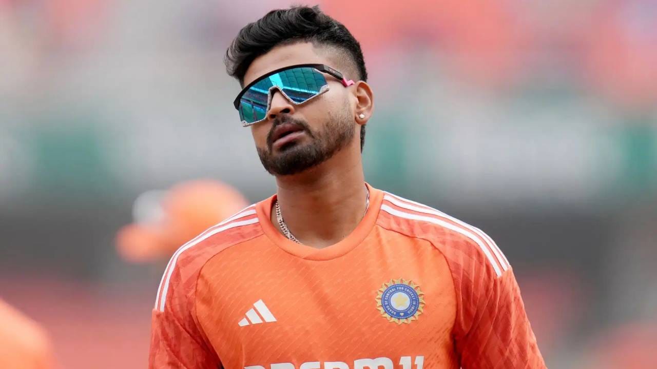 Asia Cup: ಅವರನ್ನು ಬೆಂಚ್ನಲ್ಲಿ ಕೂರಿಸಲು ಸಾಧ್ಯವಿಲ್ಲ ಅದಕ್ಕಾಗಿ...: ಅಯ್ಯರ್ ಬಗ್ಗೆ ಬಿಸಿಸಿಐ ವಿಚಿತ್ರ ಹೇಳಿಕೆ Asia Cup: ಅವರನ್ನು ಬೆಂಚ್ನಲ್ಲಿ ಕೂರಿಸಲು ಸಾಧ್ಯವಿಲ್ಲ ಅದಕ್ಕಾಗಿ...: ಅಯ್ಯರ್ ಬಗ್ಗೆ ಬಿಸಿಸಿಐ ವಿಚಿತ್ರ ಹೇಳಿಕೆ