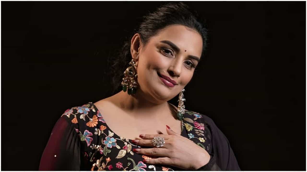 ಅಶ್ಲೀಲ ಸಿನಿಮಾದಲ್ಲಿ ನಟಿಸಿದ ಆರೋಪ ಹೊತ್ತರೂ ಚುನಾವಣೆಯಲ್ಲಿ ಗೆದ್ದ ನಟಿ ಶ್ವೇತಾ ಮೆನನ್ ಅಶ್ಲೀಲ ಸಿನಿಮಾದಲ್ಲಿ ನಟಿಸಿದ ಆರೋಪ ಹೊತ್ತರೂ ಚುನಾವಣೆಯಲ್ಲಿ ಗೆದ್ದ ನಟಿ ಶ್ವೇತಾ ಮೆನನ್