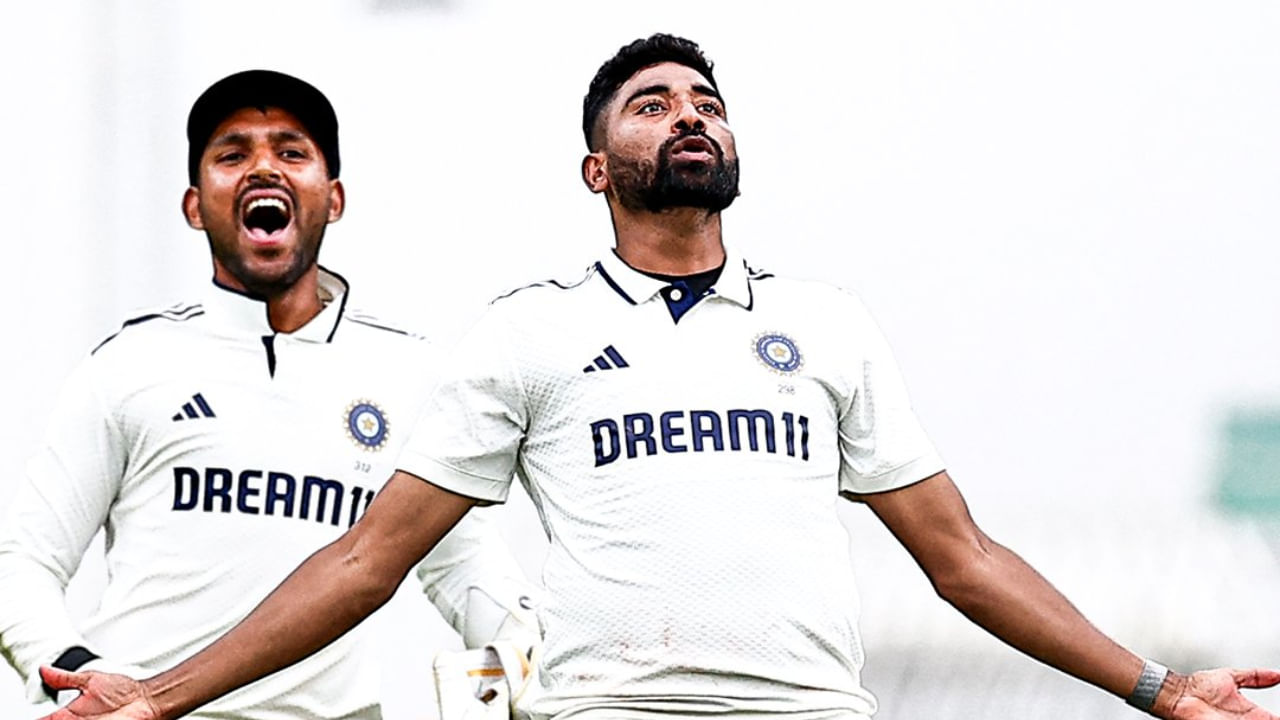 ಮೊದಲ ಟೆಸ್ಟ್ನಲ್ಲಿ ಎರಡು ವಿಕೆಟ್ಗಳನ್ನು ಕಬಳಿಸಲಷ್ಟೇ ಶಕ್ತರಾಗಿದ್ದ ಸಿರಾಜ್, ಇದಾದ ನಂತರ ಎರಡನೇ ಟೆಸ್ಟ್ನಲ್ಲಿ ಮಾರಕ ಬೌಲಿಂಗ್ ಮಾಡಿ ಒಟ್ಟು 7 ವಿಕೆಟ್ಗಳನ್ನು ಕಬಳಿಸಿದರು. ಹಾಗೆಯೇ ಲಾರ್ಡ್ಸ್ನಲ್ಲಿ ನಡೆದ ಮೂರನೇ ಟೆಸ್ಟ್ ಪಂದ್ಯದ ಎರಡೂ ಇನ್ನಿಂಗ್ಸ್ಗಳಲ್ಲಿ ನಾಲ್ಕು ವಿಕೆಟ್ಗಳನ್ನು ಕಬಳಿಸಿದ ಸಿರಾಜ್, ನಾಲ್ಕನೇ ಟೆಸ್ಟ್ ಪಂದ್ಯದಲ್ಲಿ ಕೇವಲ ಒಂದು ವಿಕೆಟ್ ಪಡೆದಿದ್ದರು. ಅಂತಿಮವಾಗಿ ಐದನೇ ಟೆಸ್ಟ್ನಲ್ಲಿ 9ವಿಕೆಟ್ ಪಡೆಯುವ ಮೂಲಕ ಸಿರಾಜ್ 20 ವಿಕೆಟ್ಗಳ ಗಡಿ ದಾಟಿದರು.