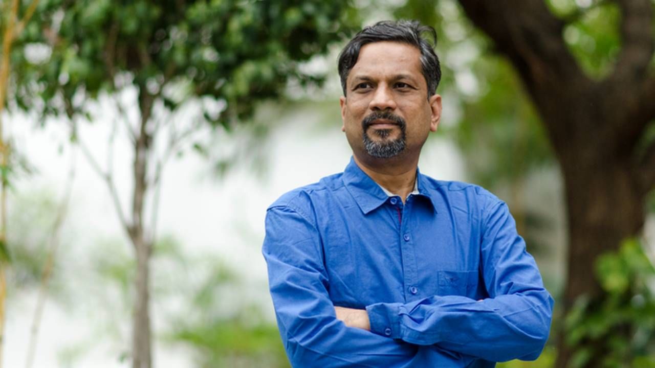 ಬೆಂಗಳೂರಿನಲ್ಲಿ ಪ್ರತಿಯೊಬ್ಬರೂ ಕನ್ನಡದಲ್ಲೇ ಕಲಿಯಬೇಕು: ಆನ್​ಲೈನ್​ನಲ್ಲಿ ತೀವ್ರ ಚರ್ಚೆ ಹುಟ್ಟುಹಾಕಿದ ಉದ್ಯಮಿ ಶ್ರೀಧರ್ ವೆಂಬು ಪೋಸ್ಟ್