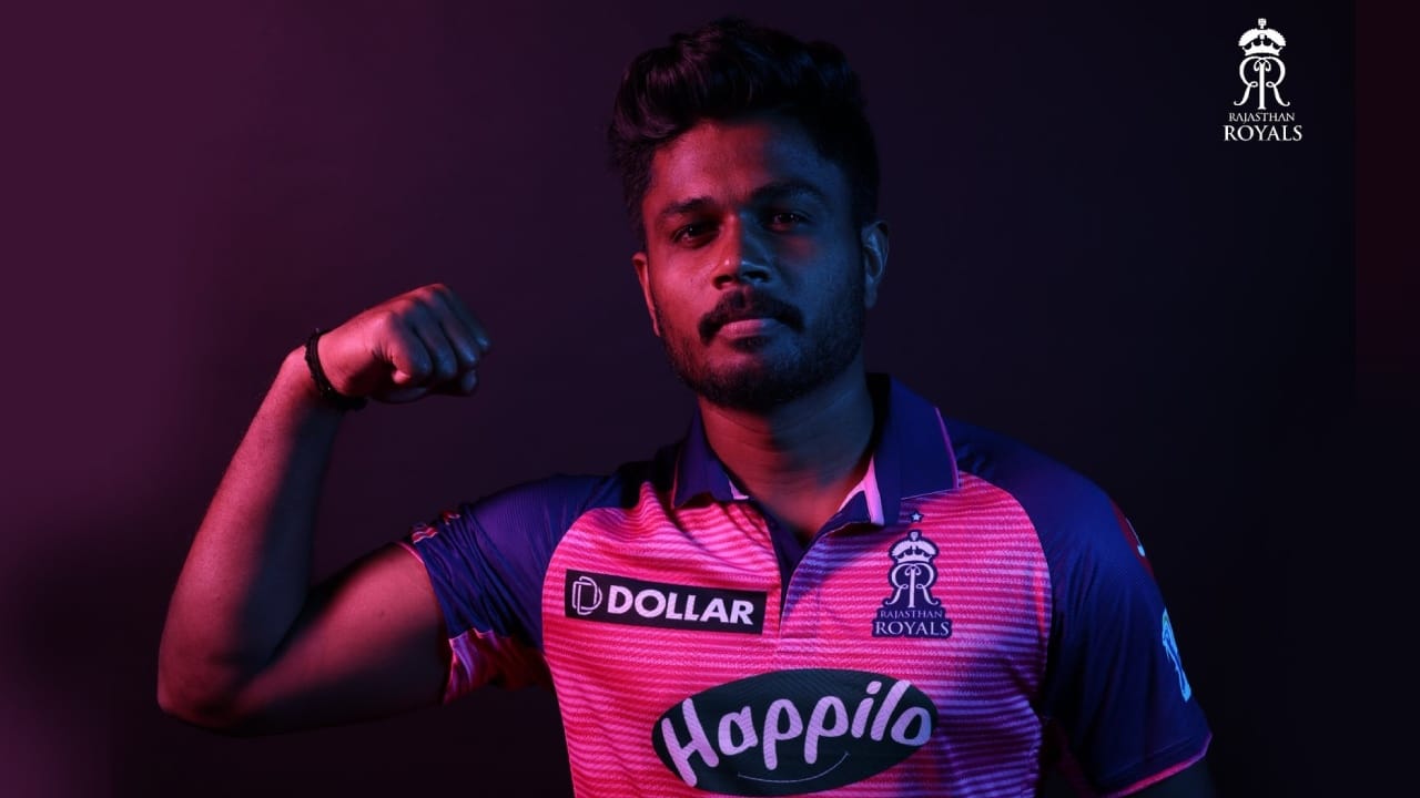 ಆದರೆ ಸಂಜು ಸ್ಯಾಮ್ಸನ್ ಟ್ರೇಡ್​ಗಾಗಿ ರಾಜಸ್ಥಾನ್ ರಾಯಲ್ಸ್​ ಸ್ಟಾರ್ ಆಟಗಾರರ ಬೇಡಿಕೆಯನ್ನು ಮುಂದಿಟ್ಟಿದ್ದಾರೆ. ಅಂದರೆ ಸಿಎಸ್​ಕೆ ತಂಡದಲ್ಲಿರುವ ರವೀಂದ್ರ ಜಡೇಜಾ, ರುತುರಾಜ್ ಗಾಯಕ್ವಾಡ್ ಮತ್ತು ಶಿವಂ ದುಬೆ, ಈ ಮೂವರಲ್ಲಿ ಒಬ್ಬರನ್ನು ನೀಡಿದರೆ ಸಂಜು ಸ್ಯಾಮ್ಸನ್ ಅವರನ್ನು ನೀಡುವುದಾಗಿ ಸಿಎಸ್​ಕೆಗೆ ರಾಜಸ್ಥಾನ್ ರಾಯಲ್ಸ್ ಫ್ರಾಂಚೈಸಿ ತಿಳಿಸಿದೆ.