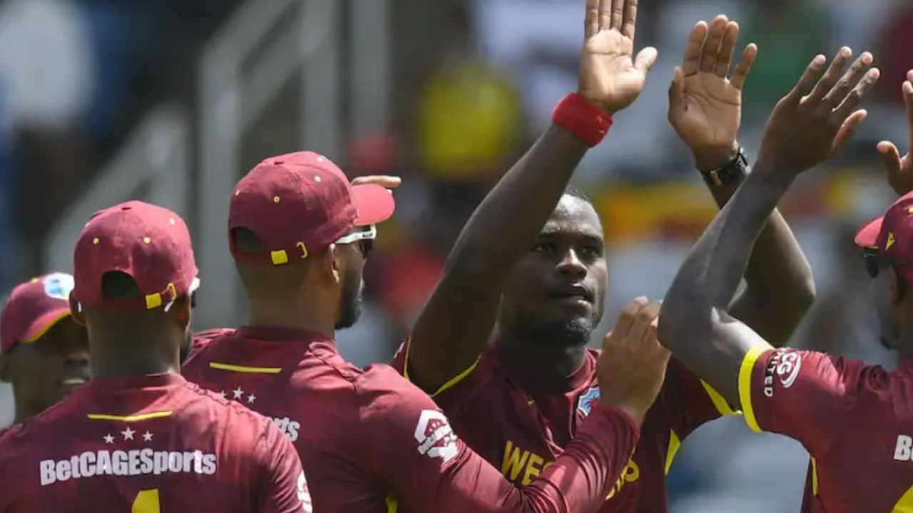 ಸೀಲ್ಸ್ ಅವರ ಈ ಅಮೋಘ ಪ್ರದರ್ಶನದಿಂದಾಗಿ ಪಾಕ್ ತಂಡ ಕೇವಲ 92 ರನ್​ಗಳಿಗೆ ಆಲೌಟ್ ಆಗುವ ಮೂಲಕ 202 ರನ್​ಗಳ ಹೀನಾಯ ಸೋಲು ಅನುಭವಿಸಿತು. ಈ ಮೂಲಕ 34 ವರ್ಷಗಳ ಸುದೀರ್ಘ ಅಂತರದ ನಂತರ ವೆಸ್ಟ್ ಇಂಡೀಸ್, ಪಾಕಿಸ್ತಾನ ವಿರುದ್ಧ ಏಕದಿನ ಸರಣಿಯನ್ನು ಗೆದ್ದ ಸಾಧನೆ ಮಾಡಿತು. 