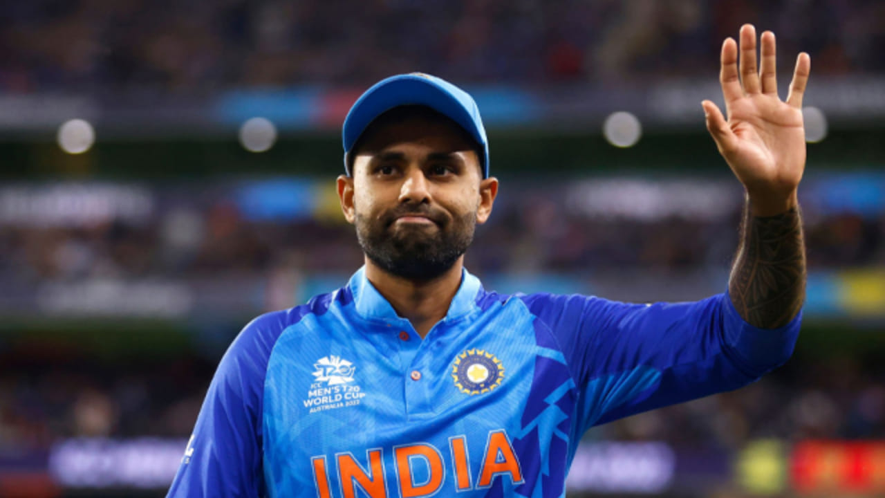 ಆಗಸ್ಟ್ 19 ರಂದು ಈ ಪಂದ್ಯಾವಳಿಗೆ ಟೀಂ ಇಂಡಿಯಾ ಘೋಷಣೆಯಾಗಲಿರುವ ಕಾರಣ ಸೂರ್ಯಕುಮಾರ್ ಅವರ ಫಿಟ್ನೆಸ್ ತಂಡಕ್ಕೆ ಮತ್ತು ವಿಶೇಷವಾಗಿ ಆಯ್ಕೆ ಸಮಿತಿಗೆ ಹೆಚ್ಚಿನ ಸಮಾಧಾನ ತಂದಿದೆ. ಅಂತಹ ಪರಿಸ್ಥಿತಿಯಲ್ಲಿ, ಹೊಸ ನಾಯಕನನ್ನು ಆಯ್ಕೆ ಮಾಡುವ ಸವಾಲು ಇರುವುದಿಲ್ಲ ಮತ್ತು ತಂಡದ ಬ್ಯಾಟಿಂಗ್ ಕೂಡ ಬಲಗೊಳ್ಳುತ್ತದೆ.