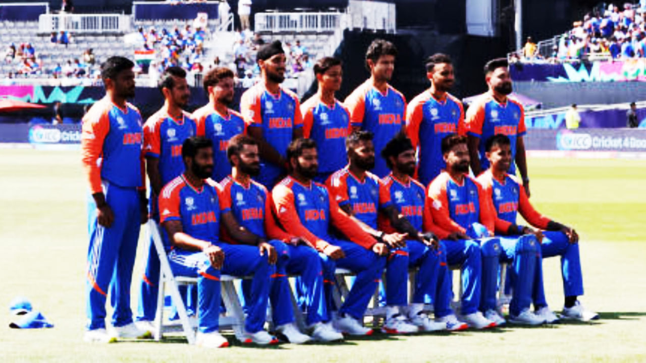 ಟಿ20 ವಿಶ್ವಕಪ್ 2024 ಭಾರತ ತಂಡ : ರೋಹಿತ್ ಶರ್ಮಾ (ನಾಯಕ), ಹಾರ್ದಿಕ್ ಪಾಂಡ್ಯ, ಯಶಸ್ವಿ ಜೈಸ್ವಾಲ್, ವಿರಾಟ್ ಕೊಹ್ಲಿ, ಸೂರ್ಯಕುಮಾರ್ ಯಾದವ್, ರಿಷಬ್ ಪಂತ್ (ವಿಕೆಟ್ ಕೀಪರ್ ) , ಸಂಜು ಸ್ಯಾಮ್ಸನ್ (ವಿಕೆಟ್ ಕೀಪರ್ ) , ಶಿವಂ ದುಬೆ, ರವೀಂದ್ರ ಜಡೇಜಾ, ಅಕ್ಷರ್ ಪಟೇಲ್, ಕುಲ್ದೀಪ್ ಯಾದವ್, ಯುಜ್ವೇಂದ್ರ ಚಹಲ್, ಜಸ್​ಪ್ರೀತ್ ಬುಮ್ರಾ, ಮೊಹಮ್ಮದ್ ಸಿರಾಜ್, ಅರ್ಷದೀಪ್ ಸಿಂಗ್.