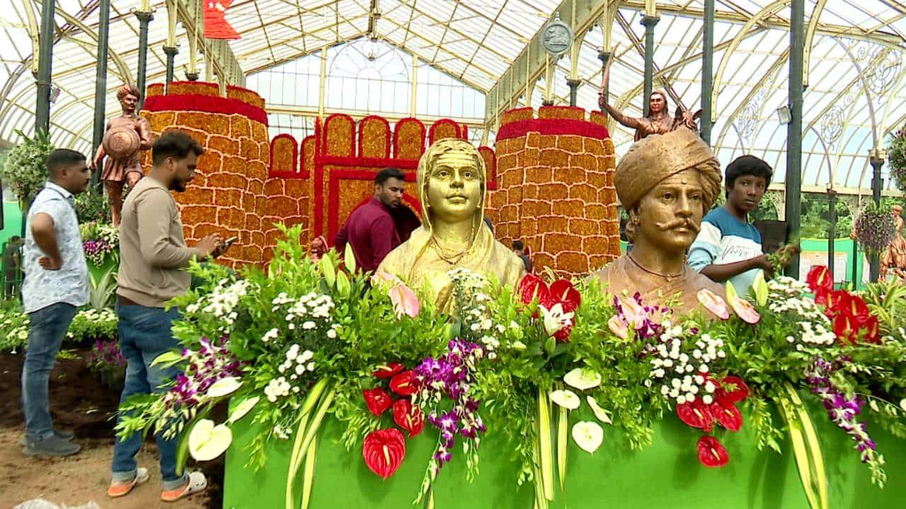 Lalbagh Flower Show: ಇಂದಿನಿಂದ ಲಾಲ್ಬಾಗ್ನಲ್ಲಿ ಫ್ಲವರ್ ಶೋ; ಸಮಯ, ಟಿಕೆಟ್ ದರ, ಇಲ್ಲಿದೆ ಮಾಹಿತಿ Lalbagh Flower Show: ಇಂದಿನಿಂದ ಲಾಲ್ಬಾಗ್ನಲ್ಲಿ ಫ್ಲವರ್ ಶೋ; ಸಮಯ, ಟಿಕೆಟ್ ದರ, ಇಲ್ಲಿದೆ ಮಾಹಿತಿ