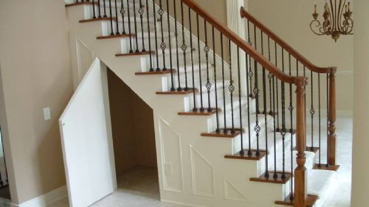 Vastu Shastra: ಮನೆಯ ಮೆಟ್ಟಿಲ ಕೆಳಗೆ ಶೌಚಾಲಯ ಕಟ್ಟಿದ್ದೀರಾ? ಹಾಗಿದ್ರೆ ಈ ವಿಷ್ಯ ತಿಳಿದಿರಲಿ