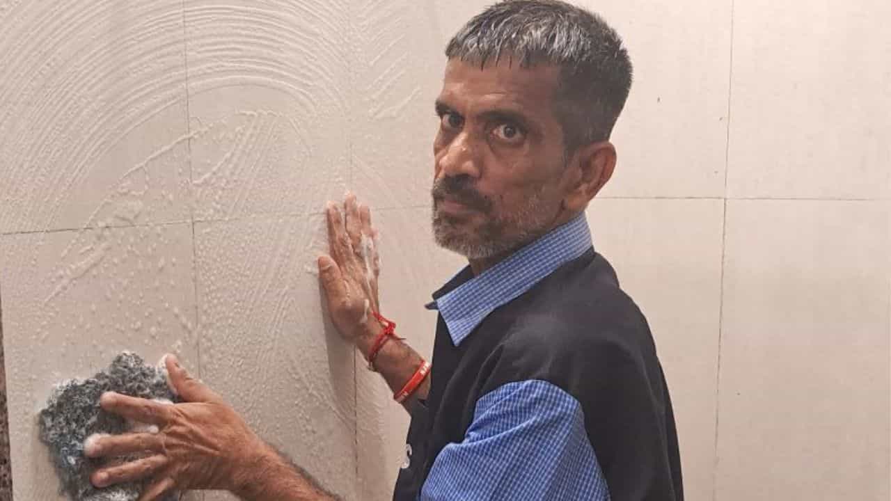 Viral: ನಾವು ದುಡ್ಡು ಪಾವತಿಸ್ತೇವೆ ಎಂದು ದರ್ಪ ತೋರಿಸುವ ವಿದ್ಯಾರ್ಥಿಗಳು, ನೋವಿನ ಕಥೆ ಬಿಚ್ಚಿಟ್ಟ ಹೌಸ್ ಕೀಪರ್
