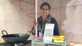 ಸತತ 11 ವರ್ಷಗಳಿಂದ ವಡಾ ಪಾವ್ ಮಾರಿ ಜೀವನ ಸಾಗಿಸುತ್ತಿರುವ ಯಶಸ್ವಿ ಮಹಿಳೆಯ ಕ