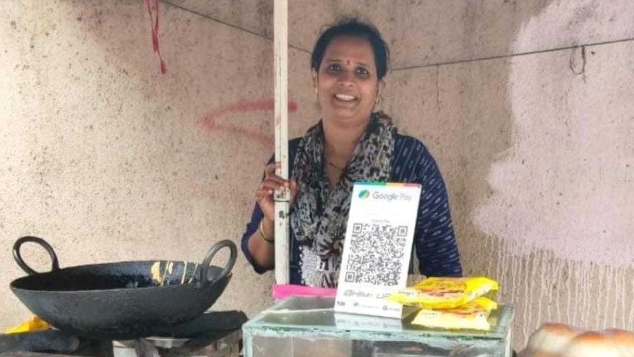 Viral: ಸತತ 11 ವರ್ಷಗಳಿಂದ ವಡಾ ಪಾವ್ ಮಾರಿ ಜೀವನ ಸಾಗಿಸುತ್ತಿರುವ ಯಶಸ್ವಿ ಮಹಿಳೆಯ ಕಥೆಯಿದು