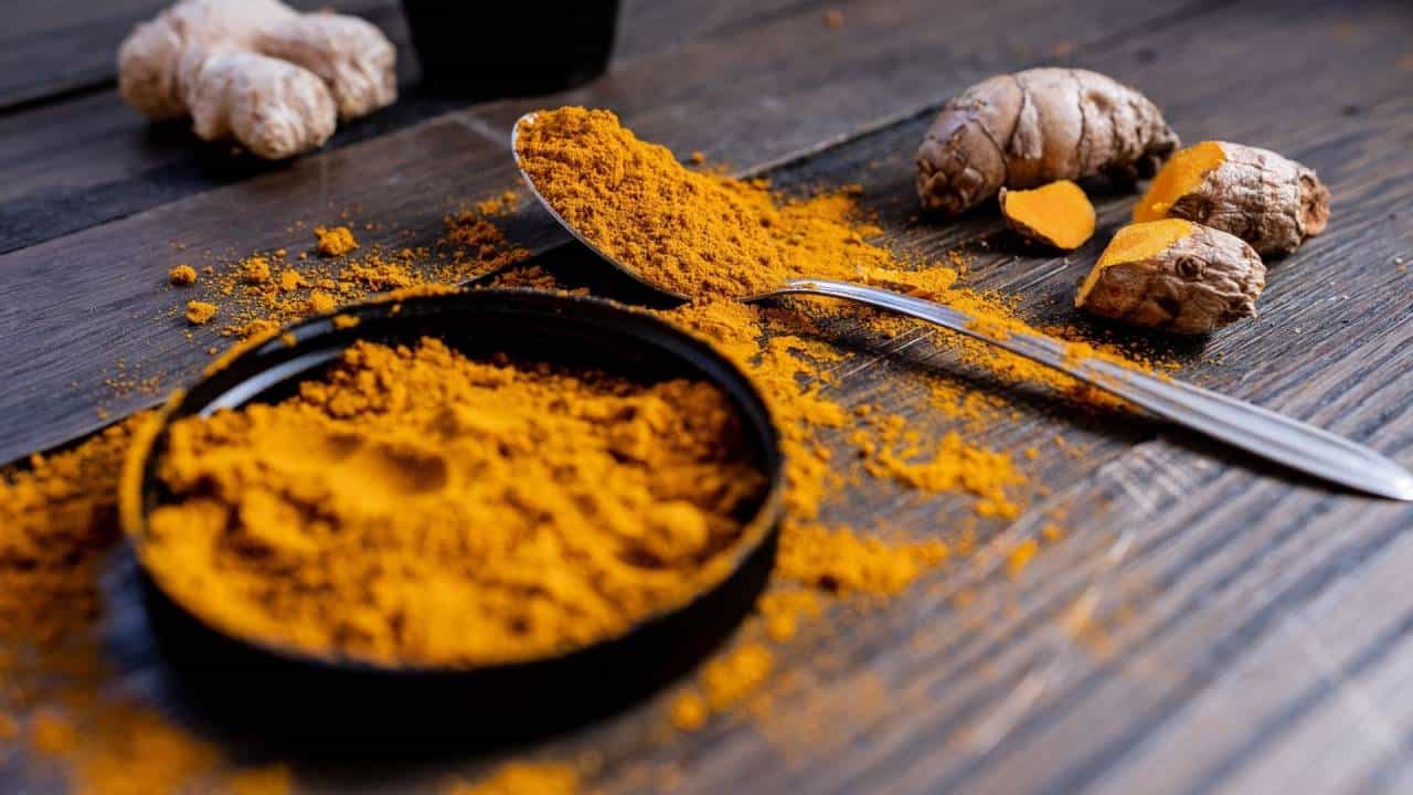 Astrological Benefits: ನೀರಿಗೆ ಚಿಟಿಕೆ ಅರಶಿನ ಹಾಕಿ ಸ್ನಾನ ಮಾಡಿ; ಪ್ರಯೋಜನ ಸಾಕಷ್ಟಿವೆ Astrological Benefits: ನೀರಿಗೆ ಚಿಟಿಕೆ ಅರಶಿನ ಹಾಕಿ ಸ್ನಾನ ಮಾಡಿ; ಪ್ರಯೋಜನ ಸಾಕಷ್ಟಿವೆ