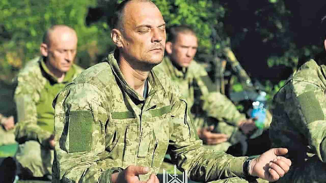 ಕತ್ತಲೆಯಿಂದ ಬೆಳಕಿನೆಡೆಗೆ; ಯುದ್ಧದ ಆಘಾತಕ್ಕೊಳಗಾದ ಉಕ್ರೇನ್ ಸೈನಿಕರಿಗೆ ಆರ್ಟ್ ಆಫ್ ಲಿವಿಂಗ್ನಿಂದ ಧ್ಯಾನ ಶಿಬಿರ