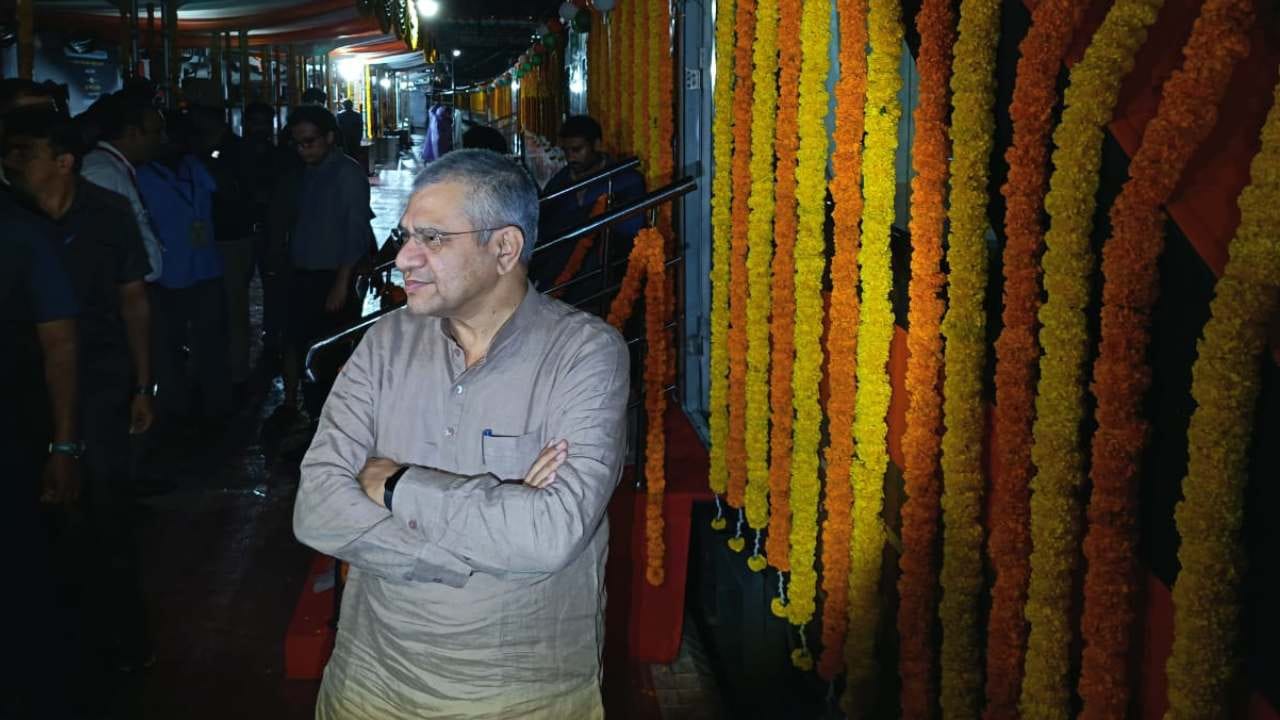 ಎಲ್ಲರಿಗೂ ಗುಣಮಟ್ಟದ ರೈಲ್ವೆ ಪ್ರಯಾಣವನ್ನು ಕಲ್ಪಿಸಬೇಕು‌ ಎನ್ನುವ ಸಂಕಲ್ಪ ಹೊಂದಲಾಗಿದೆ. ವಂದೇ ಭಾರತ್ ರೈಲುಗಳಿಗೆ ಜನರಿಂದ ಉತ್ತಮ ಸ್ಪಂದನೆ ದೊರೆಯುತ್ತಿದೆ. ಆ ಮೂಲಕ ಕಡಿಮೆ ದರ, ಸಮಯದಲ್ಲಿ ಸಂಪರ್ಕ ಸಾಧಿಸಲು ಸಾಧ್ಯವಾಗಲಿದೆ ಎಂದು ಅವರು ಹೇಳಿದರು. 
