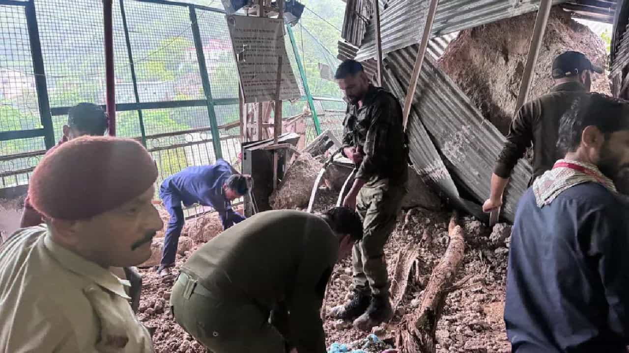 ಭಾರೀ ಮಳೆಯಿಂದ ವೈಷ್ಣೋ ದೇವಿ ಯಾತ್ರೆ ಮಾರ್ಗದಲ್ಲಿ ಭೂಕುಸಿತ; 8 ಜನ ಸಾವು, 14 ಜನರಿಗೆ ಗಾಯ