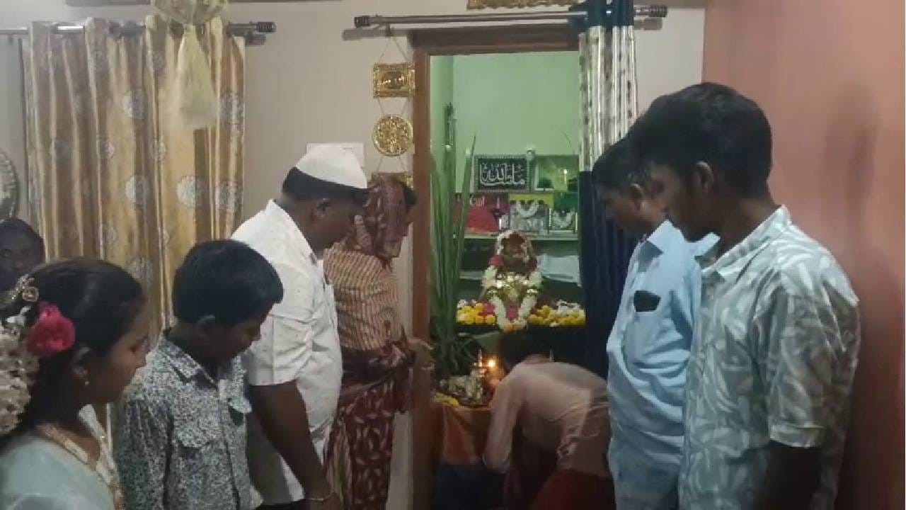 ಭಾವೈಕ್ಯತೆಗೆ ಸಾಕ್ಷಿಯಾದ ಕೊಪ್ಪಳ: ಮುಸ್ಲಿಂ ಮನೆಯಲ್ಲಿ ವರಮಹಾಲಕ್ಷ್ಮೀ ಪೂಜೆ