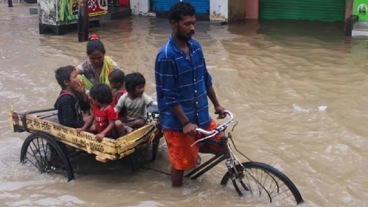 ವಾರಾಣಸಿಯಲ್ಲಿ ಪ್ರವಾಹ; ಮನೆ, ಅಂಗಡಿ, ಆಸ್ಪತ್ರೆಗೆ ನುಗ್ಗಿದ ಗಂಗಾ ನದಿ ನೀರು
