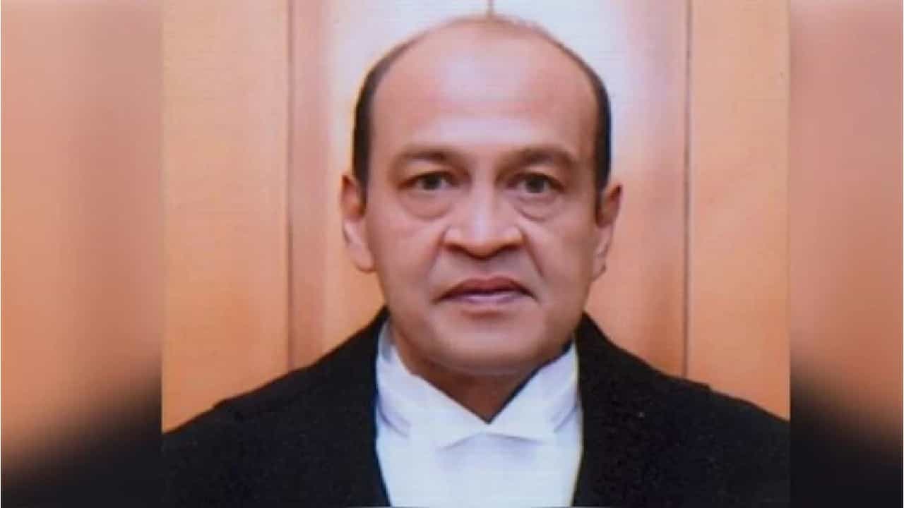 ನ್ಯಾ. ವರ್ಮಾ ಅಕ್ರಮ ಹಣ ವಿವಾದದ ತನಿಖೆಗೆ 3 ಸದಸ್ಯರ ಸಮಿತಿ ರಚಿಸಿದ ಲೋಕಸಭೆ ಸ್ಪೀಕರ್ ನ್ಯಾ. ವರ್ಮಾ ಅಕ್ರಮ ಹಣ ವಿವಾದದ ತನಿಖೆಗೆ 3 ಸದಸ್ಯರ ಸಮಿತಿ ರಚಿಸಿದ ಲೋಕಸಭೆ ಸ್ಪೀಕರ್