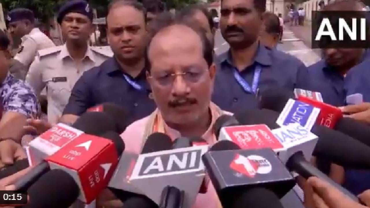 Video: ಎರಡೆರಡು ವೋಟರ್​ ಐಡಿ, ಆಯೋಗದಿಂದ ನೋಟಿಸ್, ಬಿಹಾರ ಡಿಸಿಎಂ ವಿಜಯ್ ಹೇಳಿದ್ದೇನು?