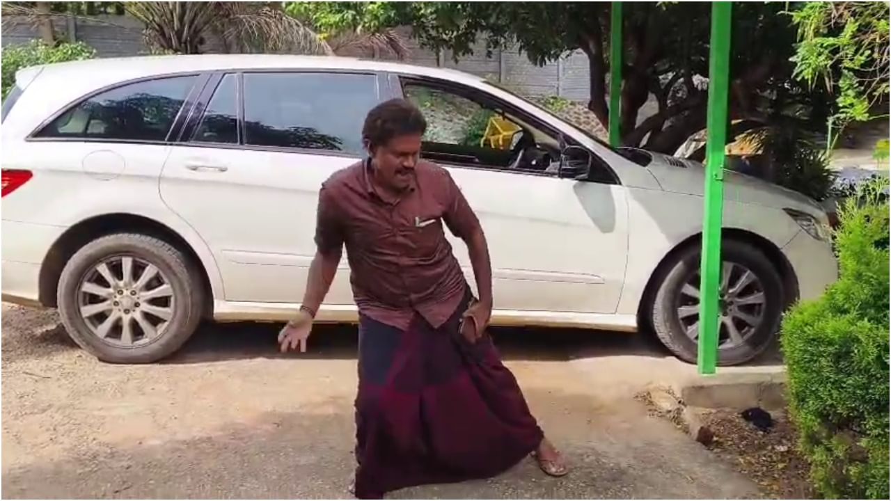 ‘ಡೆವಿಲ್’ ಸಿನಿಮಾ ಹಾಡಿಗೆ ವಿನೋದ್ ರಾಜ್ ಭರ್ಜರಿ ಸ್ಟೆಪ್; ಯುವ ಹೀರೋಗಳು ನಾಚಬೇಕು ‘ಡೆವಿಲ್’ ಸಿನಿಮಾ ಹಾಡಿಗೆ ವಿನೋದ್ ರಾಜ್ ಭರ್ಜರಿ ಸ್ಟೆಪ್; ಯುವ ಹೀರೋಗಳು ನಾಚಬೇಕು