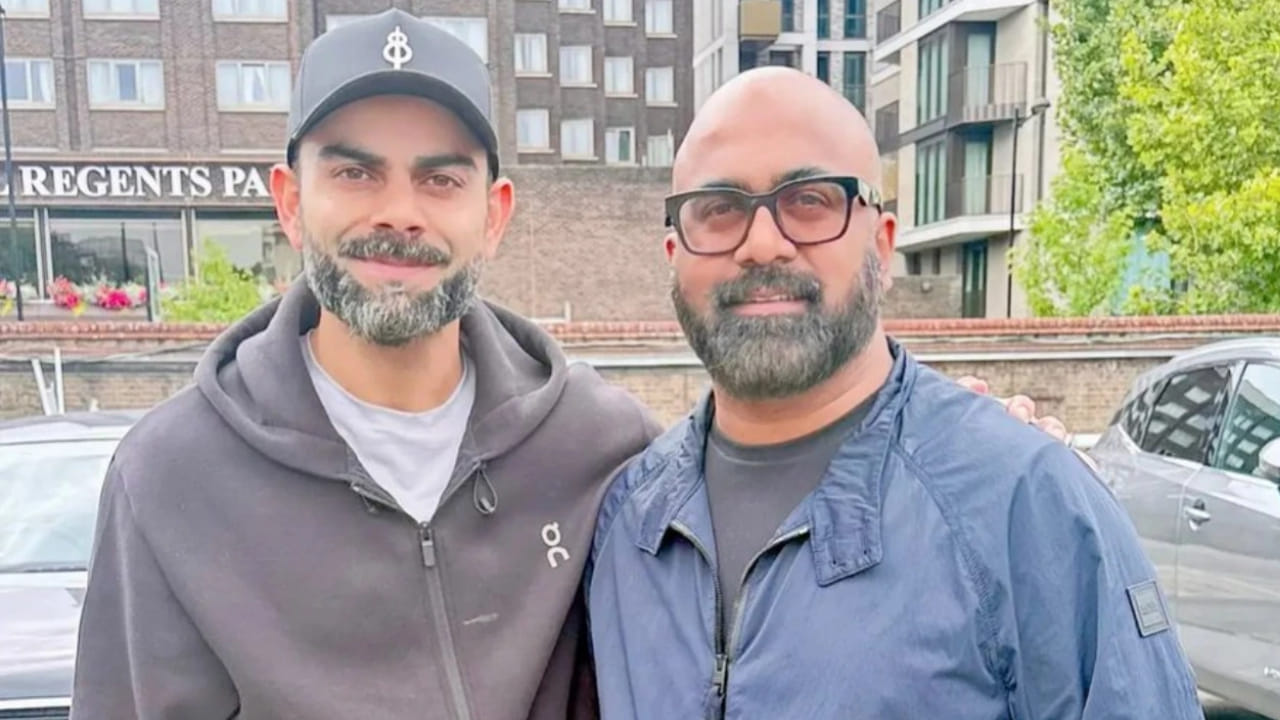 ಅಲ್ಲದೆ ಕೆಲವೇ ದಿನಗಳ ಹಿಂದೆ ವಿರಾಟ್ ಕೊಹ್ಲಿಯ ಬಿಳಿ ಗಡ್ಡದ ಫೋಟೋಗಳು ಸಹ ಸೋಶಿಯಲ್ ಮೀಡಿಯಾದಲ್ಲಿ ಹರಿದಾಡಿದ್ದವು. ಇದನ್ನು ನೋಡಿದ ಅಭಿಮಾನಿಗಳು ಏಕದಿನ ಮಾದರಿಗೂ ಕೊಹ್ಲಿ ವಿದಾಯ ಹೇಳಬಹುದು ಎಂದು ಊಹಿಸಿದ್ದರು. ಆದರೆ ಅಂತಹ ಊಹಾಪೋಹಗಳಿಗೆ ಬಿಸಿಸಿಐ ಉಪಾಧ್ಯಕ್ಷ ರಾಜೀವ್ ಶುಕ್ಲಾ ತೆರೆ ಎಳಿದಿದ್ದರು.