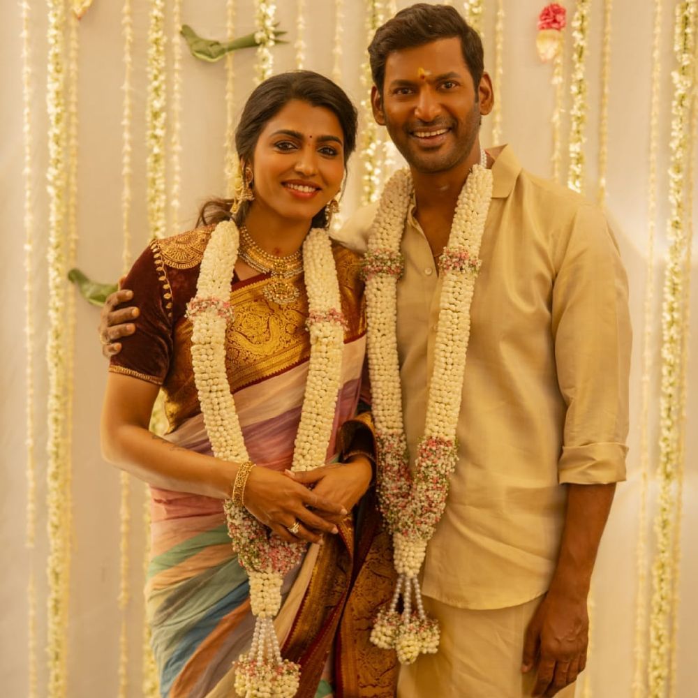 Sai Dhanshika is also a Tamil film actress. He has previously starred in some Tamil films, including 'Kabali'.