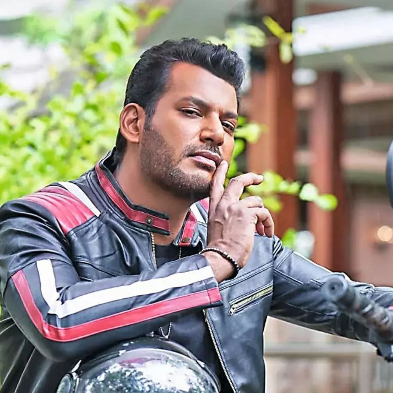 ತಮಿಳಿನ ಸ್ಟಾರ್ ನಟ ಮತ್ತು ನಿರ್ಮಾಪಕ ವಿಶಾಲ್ ಮದುವೆ ಸುದ್ದಿಗಳು ಈ ಹಿಂದೆ ಹಲವಾರು ಬಾರಿ ಹರಿದಾಡಿದ್ದವು.