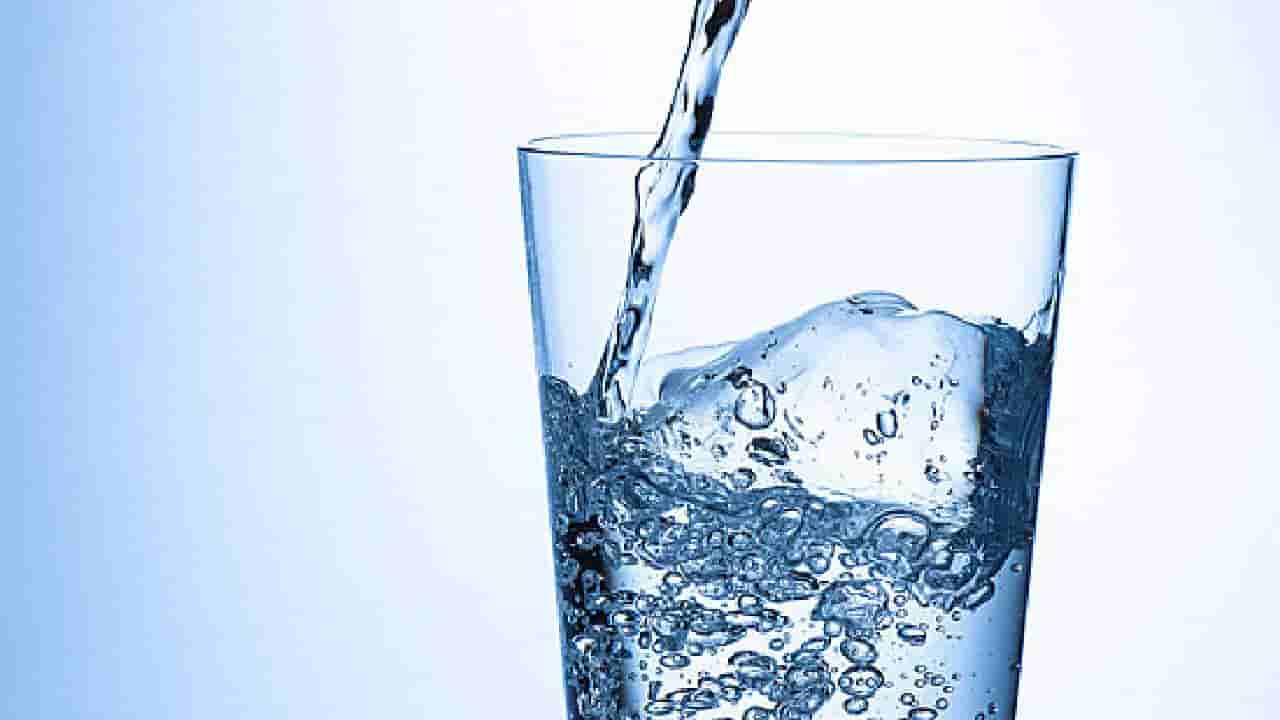 ಎಂಜಿನಿಯರ್ ನೀರು ಕೇಳಿದ್ರೆ ಮೂತ್ರ ಕೊಟ್ಟ ಪ್ಯೂನ್