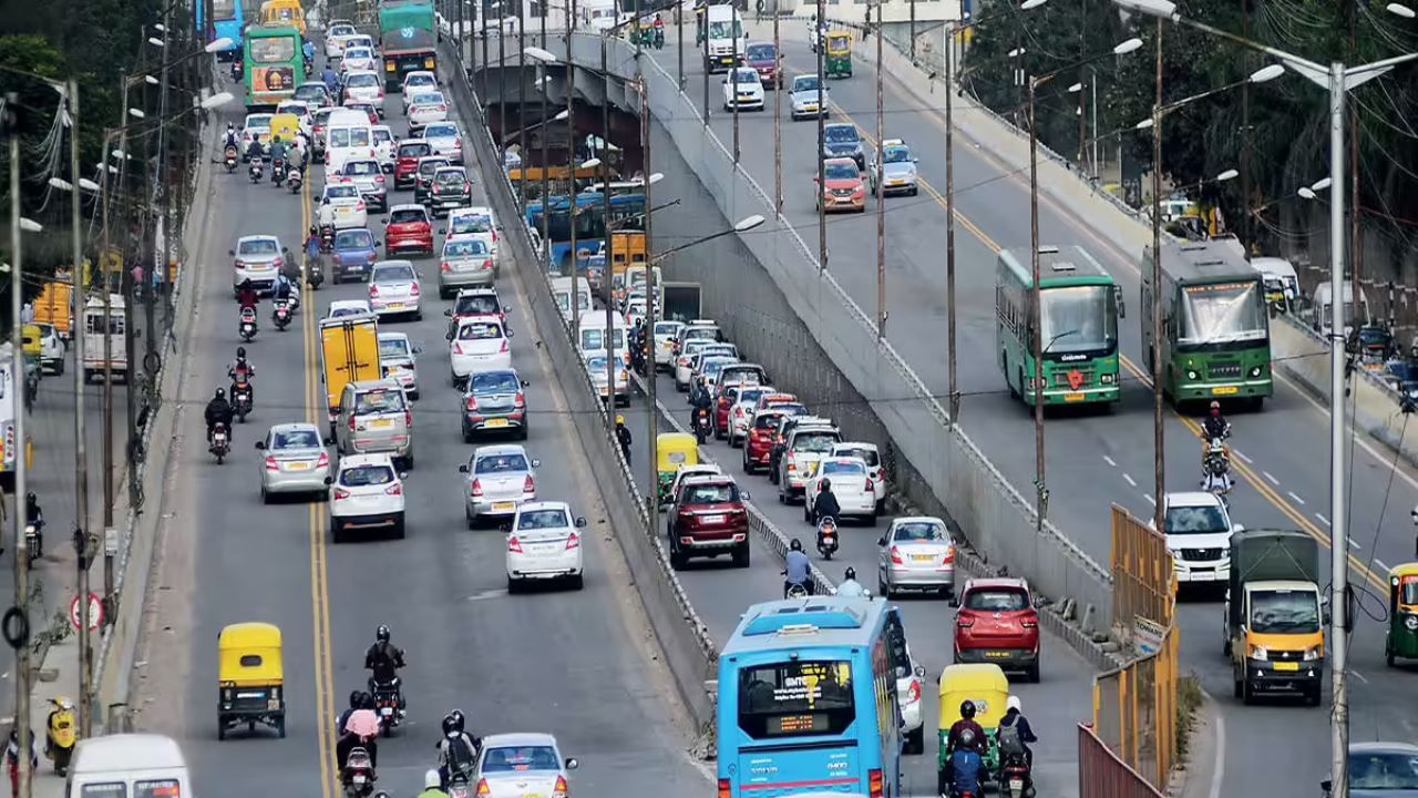 ಗಣೇಶ ಮೆರವಣಿಗೆ: ಬೆಂಗಳೂರಿನ ಈ ಏರಿಯಾಗಳಿಂದ ಯಲಹಂಕಕ್ಕೆ ಸಂಪರ್ಕಿಸುವ ರಸ್ತೆಗಳಲ್ಲಿ ಸಂಚಾರ ಬಂದ್ ಗಣೇಶ ಮೆರವಣಿಗೆ: ಬೆಂಗಳೂರಿನ ಈ ಏರಿಯಾಗಳಿಂದ ಯಲಹಂಕಕ್ಕೆ ಸಂಪರ್ಕಿಸುವ ರಸ್ತೆಗಳಲ್ಲಿ ಸಂಚಾರ ಬಂದ್
