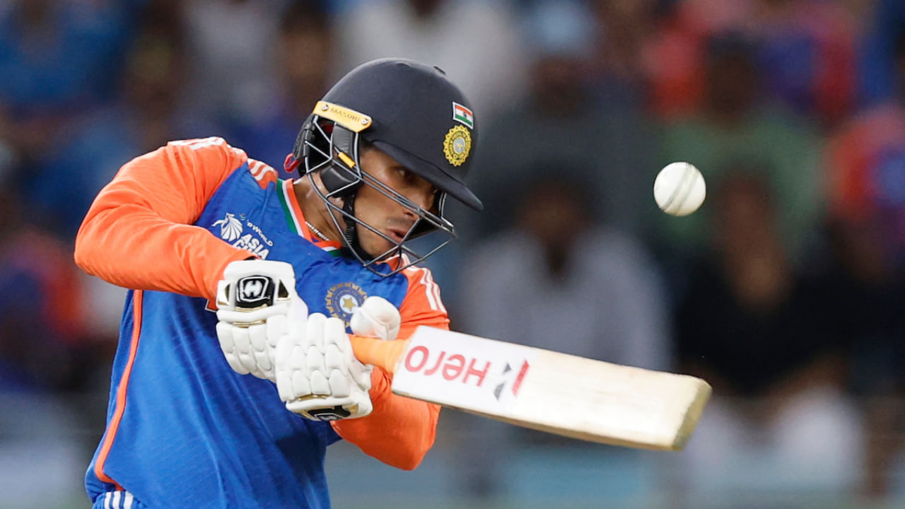 ಇದು ಮಾತ್ರವಲ್ಲದೆ ಅಭಿಷೇಕ್ ಶರ್ಮಾ ಐಸಿಸಿ ಟಿ20 ಶ್ರೇಯಾಂಕದಲ್ಲಿ ಅತಿ ಹೆಚ್ಚು ರೇಟಿಂಗ್ ಅಂಕಗಳನ್ನು ಪಡೆದ ಎಡಗೈ ಭಾರತೀಯ ಬ್ಯಾಟ್ಸ್‌ಮನ್ ಆಗಿದ್ದಾರೆ. ಅವರು ಇನ್ನೂ 13 ರೇಟಿಂಗ್ ಅಂಕಗಳನ್ನು ಗಳಿಸಿದರೆ ಕ್ರಿಕೆಟ್ ಇತಿಹಾಸದಲ್ಲಿ ಅತಿ ಹೆಚ್ಚು ರೇಟಿಂಗ್ ಪಾಯಿಂಟ್ ಪಡೆದ ಟಿ20 ಬ್ಯಾಟ್ಸ್‌ಮನ್  ಎನಿಸಿಕೊಳ್ಳಲಿದ್ದಾರೆ. ಈ ಹಿಂದೆ ಇಂಗ್ಲೆಂಡ್‌ನ ಡೇವಿಡ್ ಮಲನ್ 2020 ರಲ್ಲಿ 919 ರೇಟಿಂಗ್ ಪಾಯಿಂಟ್ ಪಡೆದು ದಾಖಲೆ ಬರೆದಿದ್ದರು. ಇದೀಗ ಅಭಿಷೇಕ್​ಗೆ ಆ ದಾಖಲೆ ಮುರಿಯುವ ಅವಕಾಶವಿದೆ.