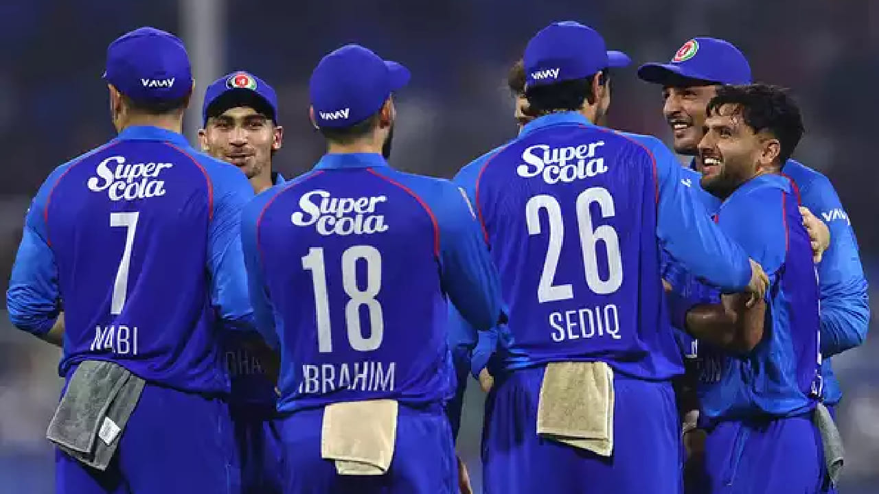 ಈ ಮೂಲಕ ಅಪ್ಘಾನಿಸ್ತಾನ್ ತಂಡವು 4 ರನ್​ಗಳ ರೋಚಕ ಜಯ ಸಾಧಿಸಿದೆ. ಈ ರೋಚಕ ಗೆಲುವಿನೊಂದಿಗೆ ಅಫ್ಘಾನ್ ಪಡೆ ಟಿ20 ಕ್ರಿಕೆಟ್​ನಲ್ಲಿ ವಿಶೇಷ ದಾಖಲೆ ಬರೆದರು. ಅದು ಸಹ ಒಂದೇ ಮೈದಾನದಲ್ಲಿ 20 ಗೆಲುವು ದಾಖಲಿಸುವ ಮೂಲಕ ಎಂಬುದು ವಿಶೇಷ.