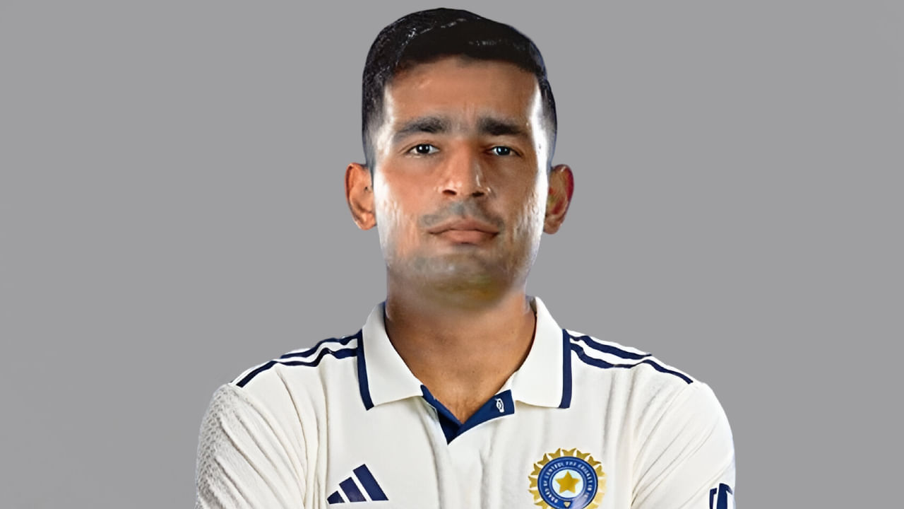 ಅನ್ಶುಲ್ ಕಂಬೋಜ್: ಇಂಗ್ಲೆಂಡ್ ವಿರುದ್ಧದ ಸರಣಿಗೆ ಆಯ್ಕೆಯಾಗಿದ್ದ ಅರ್ಷದೀಪ್ ಸಿಂಗ್ ಗಾಯಗೊಂಡ ಕಾರಣ ಯುವ ವೇಗಿ ಅನ್ಶುಲ್ ಕಂಬೋಜ್ ಅವರನ್ನು ಬದಲಿಯಾಗಿ ಆಯ್ಕೆ ಮಾಡಲಾಗಿತ್ತು. ಅದರಂತೆ ನಾಲ್ಕನೇ ಟೆಸ್ಟ್ ಪಂದ್ಯದಲ್ಲಿ ಕಣಕ್ಕಿಳಿದಿದ್ದ ಕಂಬೋಜ್ ಕಡೆಯಿಂದ ನಿರೀಕ್ಷಿತ ಪ್ರದರ್ಶನ ಮೂಡಿಬಂದಿರಲಿಲ್ಲ. ಹೀಗಾಗಿ ವೆಸ್ಟ್ ಇಂಡೀಸ್ ವಿರುದ್ಧದ ಸರಣಿಗೆ ಅವರನ್ನು ಆಯ್ಕೆ ಮಾಡಲಾಗಿಲ್ಲ.