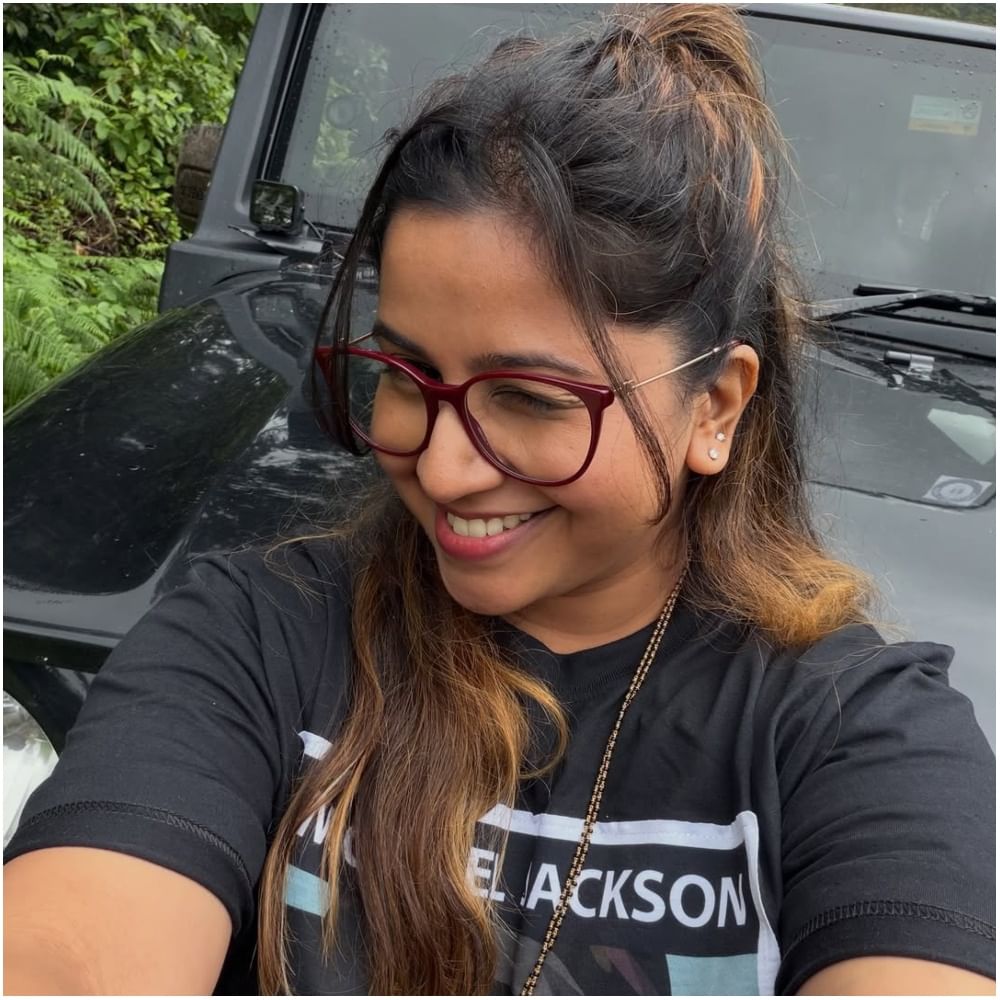 ಅನುಶ್ರೀ ಅವರು ಸೋಶಿಯಲ್ ಮೀಡಿಯಾದಲ್ಲಿ ಆ್ಯಕ್ಟೀವ್ ಆಗಿದ್ದಾರೆ. ವಿವಿಧ ರೀತಿಯ ಫೋಟೋಗಳನ್ನು ಅವರು ಹಂಚಿಕೊಳ್ಳುತ್ತಿರುತ್ತಾರೆ. ಮದುವೆ ವಿಡಿಯೋಗಳನ್ನು ಅವರು ಇನ್​​ಸ್ಟಾಗ್ರಾಮ್ ಖಾತೆಯಲ್ಲಿ ಶೇರ್ ಮಾಡಿಕೊಂಡು ಸಂಭ್ರಮಿಸಿದ್ದರು.