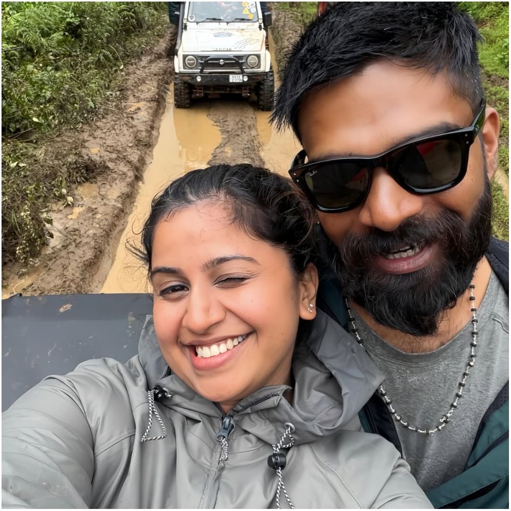 ಅನುಶ್ರೀ ಅವರು ವಿವಾಹದ ಬಳಿಕ ಜೀ ಕನ್ನಡದಲ್ಲಿ ಕಾಣಿಸಿಕೊಂಡಿದ್ದರು. ಮದುವೆ ಆದ ಬಳಿಕವೇ ಅವರು ಮತ್ತೆ ತಮ್ಮ ವೃತ್ತಿ ಬದುಕಿನ ಕೆಲಸ ಆರಂಭಿಸಿದ್ದರು. ಈಗ ಬಿಡುವು ಮಾಡಿಕೊಂಡು ಅವರು ಹನಿಮೂನ್ ತೆರಳಿದ್ದಾರೆ. ಆ ಫೋಟೋಗಳನ್ನು ಹಂಚಿಕೊಂಡಿದ್ದಾರೆ.