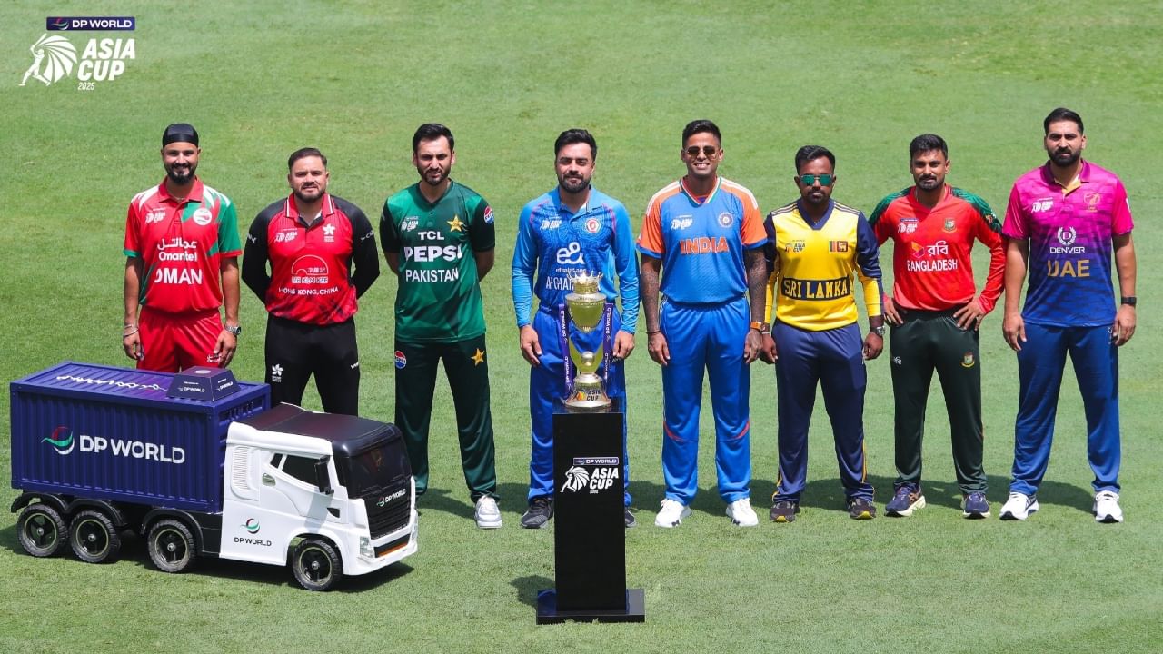 ಈ ಬಾರಿಯ ಏಷ್ಯಾಕಪ್​ನಲ್ಲಿ ಒಟ್ಟು 8 ತಂಡಗಳು ಭಾಗವಹಿಸುತ್ತಿದ್ದು, ಇವುಗಳನ್ನು ತಲಾ 4 ಗುಂಪುಗಳಾಗಿ ವಿಂಗಡಿಸಲಾಗಿದೆ. ಗ್ರೂಪ್-ಎ ನಲ್ಲಿ ಭಾರತ-ಪಾಕಿಸ್ತಾನದೊಂದಿಗೆ ಓಮನ್ ಮತ್ತು ಯುಎಇ ನಂತಹ ತಂಡಗಳಿವೆ. ಗ್ರೂಪ್-ಬಿ ನಲ್ಲಿ ಅಫ್ಘಾನಿಸ್ತಾನ, ಬಾಂಗ್ಲಾದೇಶ ಮತ್ತು ಹಾಂಗ್ ಕಾಂಗ್ ಜೊತೆಗೆ ಶ್ರೀಲಂಕಾ ತಂಡಗಳಿವೆ.