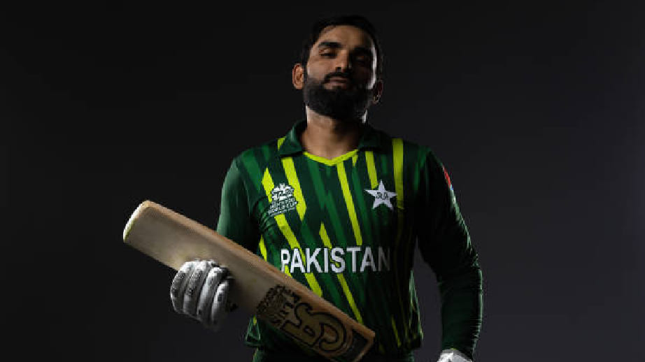 ಪಾಕಿಸ್ತಾನ್ ತಂಡದ ಬ್ಯಾಟ್ಸ್ಮನ್ ಆಸಿಫ್ ಅಲಿ ಅಂತಾರಾಷ್ಟ್ರೀಯ ಕ್ರಿಕೆಟ್ನಿಂದ ನಿವೃತ್ತಿ ಘೋಷಿಸಿದ್ದಾರೆ. ಪಾಕ್ ಪರ 79 ಪಂದ್ಯಗಳಲ್ಲಿ ಕಣಕ್ಕಿಳಿದಿರುವ ಆಸಿಫ್ 33ನೇ ವಯಸ್ಸಿಗೆ ಇಂಟರ್ನ್ಯಾಷನಲ್ ಕ್ರಿಕೆಟ್ ಕೆರಿಯರ್ ಅಂತ್ಯಗೊಳಿಸಿದ್ದಾರೆ. ಅಲ್ಲದೆ ಮುಂಬರುವ ದಿನಗಳಲ್ಲಿ ಲೀಗ್ಗಳಲ್ಲಿ ಕಾಣಿಸಿಕೊಳ್ಳುವುದಾಗಿ ತಿಳಿಸಿದ್ದಾರೆ.