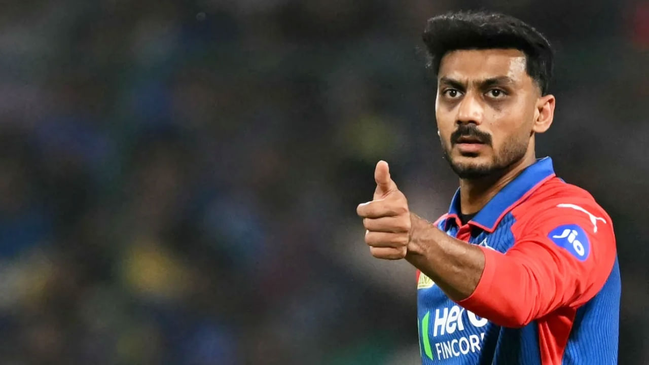 ಇಂಡಿಯನ್ ಪ್ರೀಮಿಯರ್ ಲೀಗ್ (IPL 2026) ಸೀಸನ್-19 ರಲ್ಲಿ ಡೆಲ್ಲಿ ಕ್ಯಾಪಿಟಲ್ಸ್ ತಂಡವನ್ನು ಹೊಸ ನಾಯಕ ಮುನ್ನಡೆಸಲಿದ್ದಾರೆ. ಕಳೆದ ಬಾರಿ ತಂಡವನ್ನು ಮುನ್ನಡೆಸಿದ್ದ ಅಕ್ಷರ್ ಪಟೇಲ್ (Axar Patel ) ಅವರನ್ನು ನಾಯಕತ್ವದಿಂದ ವಜಾಗೊಳಿಸಲಿದ್ದಾರೆ ಎಂದು ವರದಿಯಾಗಿದೆ. 