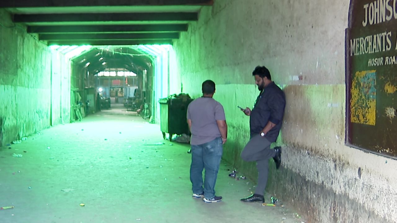 ಅನೈತಿಕ ಚಟುವಟಿಕೆಗಳ ತಾಣವಾದ ಜಾನ್ಸನ್ ಮಾರುಕಟ್ಟೆ: ಕಸ-ತ್ಯಾಜ್ಯಗಳ ಕೊಪ್ಪೆ, ಜನರ ಗೋಳು ಕೇಳೋರೇ ಇಲ್ಲ