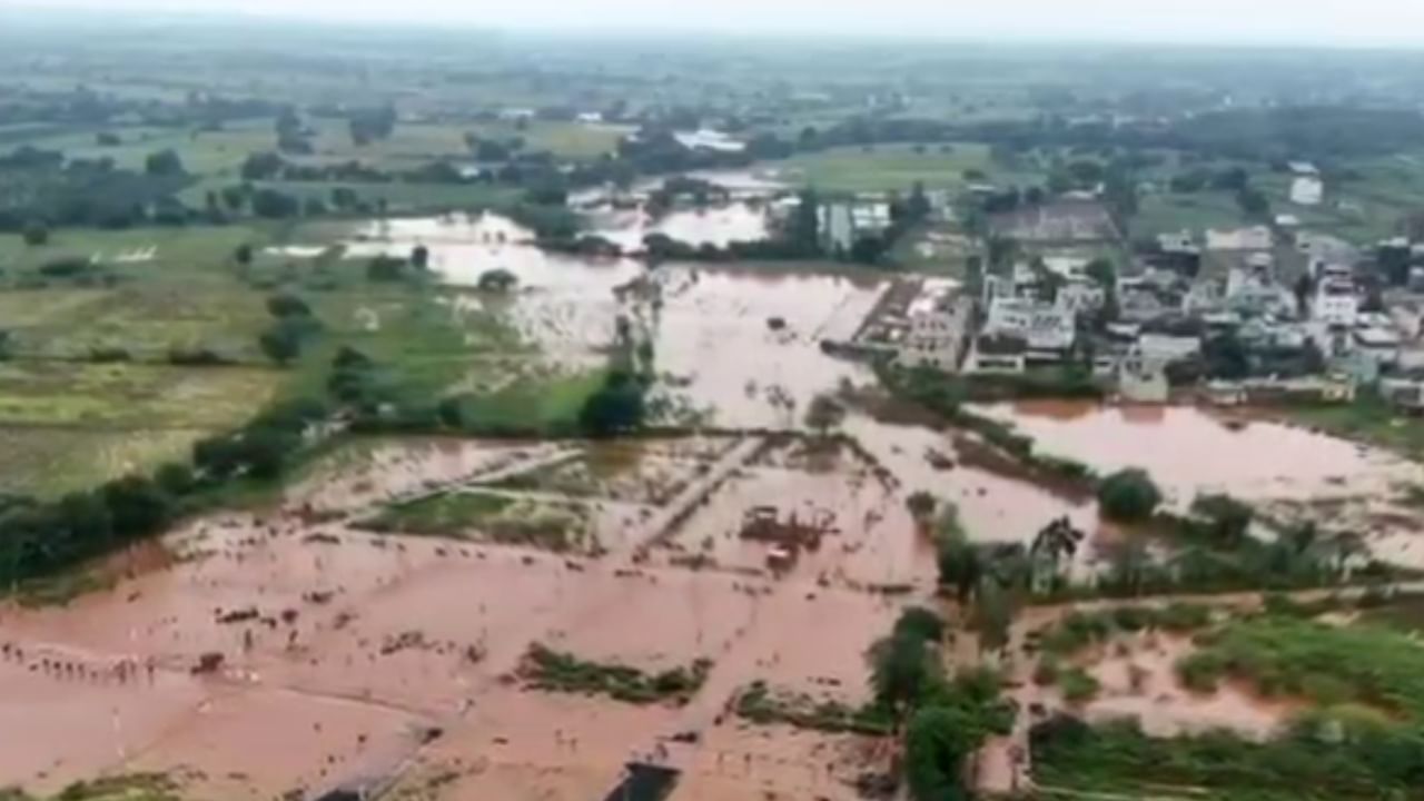 Bidar: ಧಾರಾಕಾರ ಮಳೆಯಿಂದಾಗಿ ಒಡೆದ ತ್ರಿಪುರಾಂತ ಕೆರೆ; ಜಮೀನುಗಳು ಜಲಾವೃತ