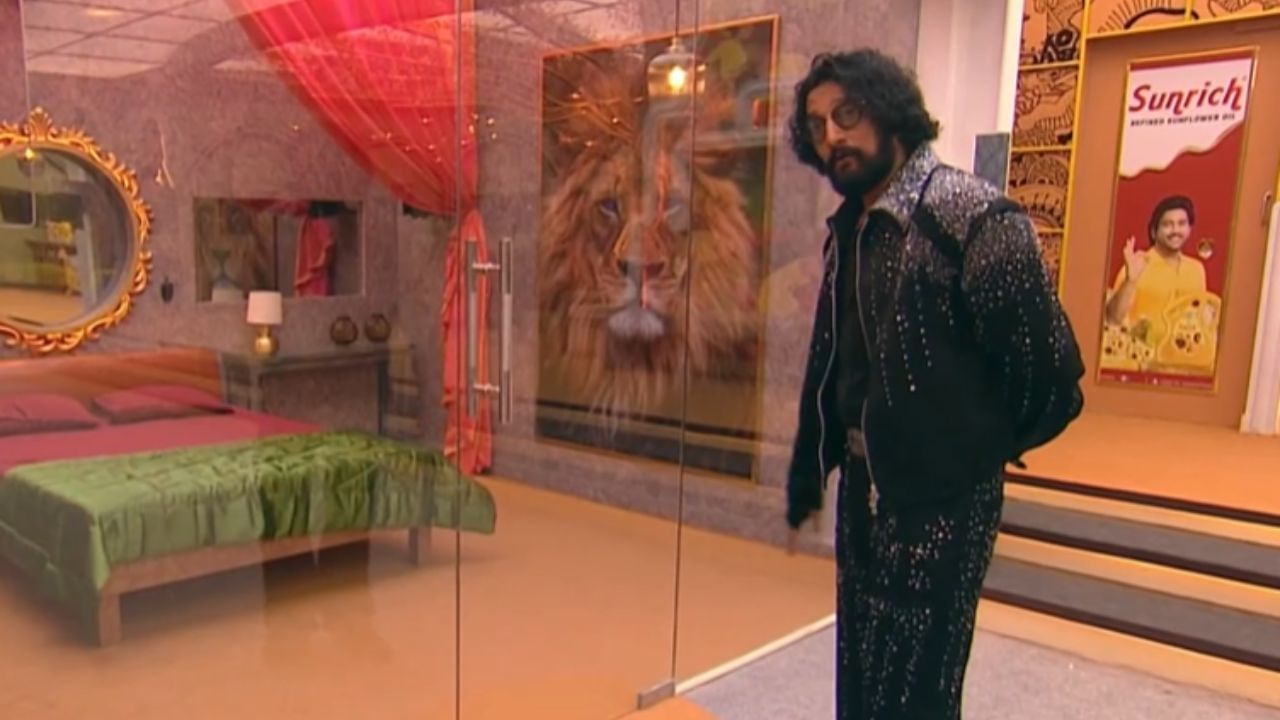 ಇದು ಕ್ಯಾಪ್ಟನ್ ರೂಂ. ಸರಿಯಾಗಿ ಗಮನಿಸಿದರೆ ಕ್ಯಾಪ್ಟನ್ ರೂಂನಲ್ಲಿ ಸಿಂಹ ಮತ್ತು ಕೆಲ ಪ್ರಾಣಿಗಳ ಚಿತ್ರವನ್ನು ಹಾಕಿದ್ದಾರೆ. ಆ ಮೂಲಕ ಏನೋ ಹೇಳುತ್ತಿದ್ದಾರೆ ಬಿಗ್​​ಬಾಸ್.