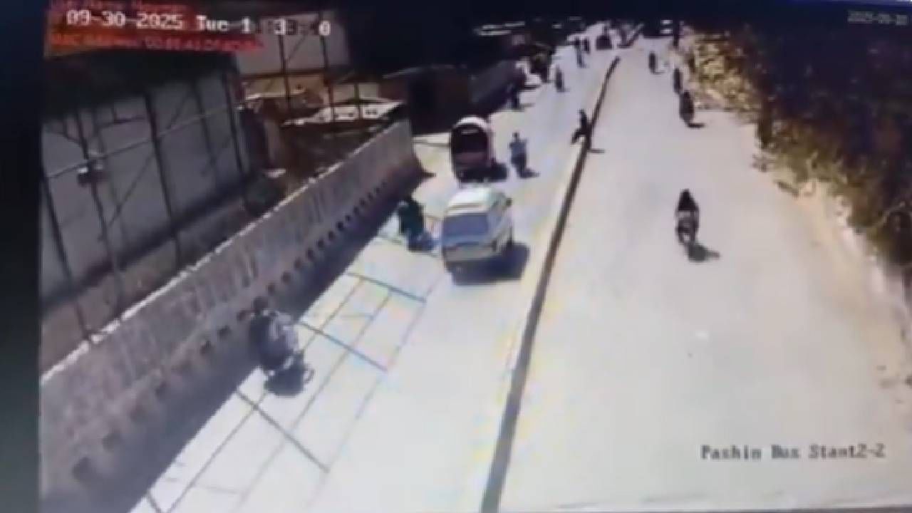 ಪಾಕಿಸ್ತಾನದಲ್ಲಿ ಸಂಭವಿಸಿದ ಬಾಂಬ್​ ಸ್ಫೋಟದ ಭಯಾನಕ ವಿಡಿಯೋ