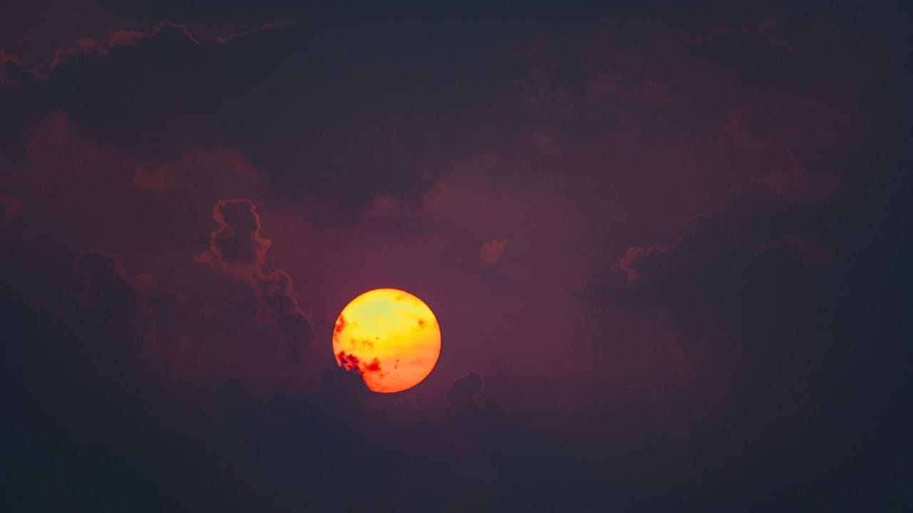 ರಾಹುಗ್ರಸ್ತ ರಕ್ತ ಚಂದ್ರಗ್ರಹಣ ವಿಶೇಷತೆ ಏನು? ಬರಿಗಣ್ಣಿನಿಂದಲೇ ವೀಕ್ಷಿಸಬಹುದೇ?