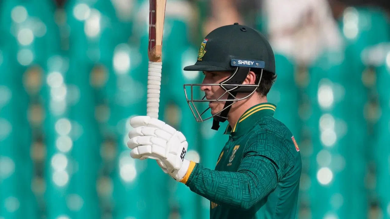 ಈ ಪಂದ್ಯದಲ್ಲಿ ಮೊದಲು ಬ್ಯಾಟ್ ಮಾಡಿದ ದಕ್ಷಿಣ ಆಫ್ರಿಕಾ ತಂಡ 330 ರನ್ ಕಲೆಹಾಕಿತು. ಗುರಿ ಬೆನ್ನಟ್ಟಿದ ಇಂಗ್ಲೆಂಡ್‌ 325 ರನ್ ಬಾರಿಸಲಷ್ಟೇ ಶಕ್ತವಾಗಿ 5 ರನ್​ಗಳಿಂದ ಸೋಲೊಪ್ಪಿಕೊಂಡಿತು. ಆಫ್ರಿಕಾದ ಈ ಗೆಲುವಿನಲ್ಲಿ ತಂಡದ ಅಗ್ರ ಕ್ರಮಾಂಕದ ಬ್ಯಾಟ್ಸ್‌ಮನ್ ಮ್ಯಾಥ್ಯೂ ಬ್ರೀಟ್ಜ್ಕೆ ಅವರ ಪ್ರದರ್ಶನ ಪ್ರಮುಖ ಪಾತ್ರವಹಿಸಿತು. 