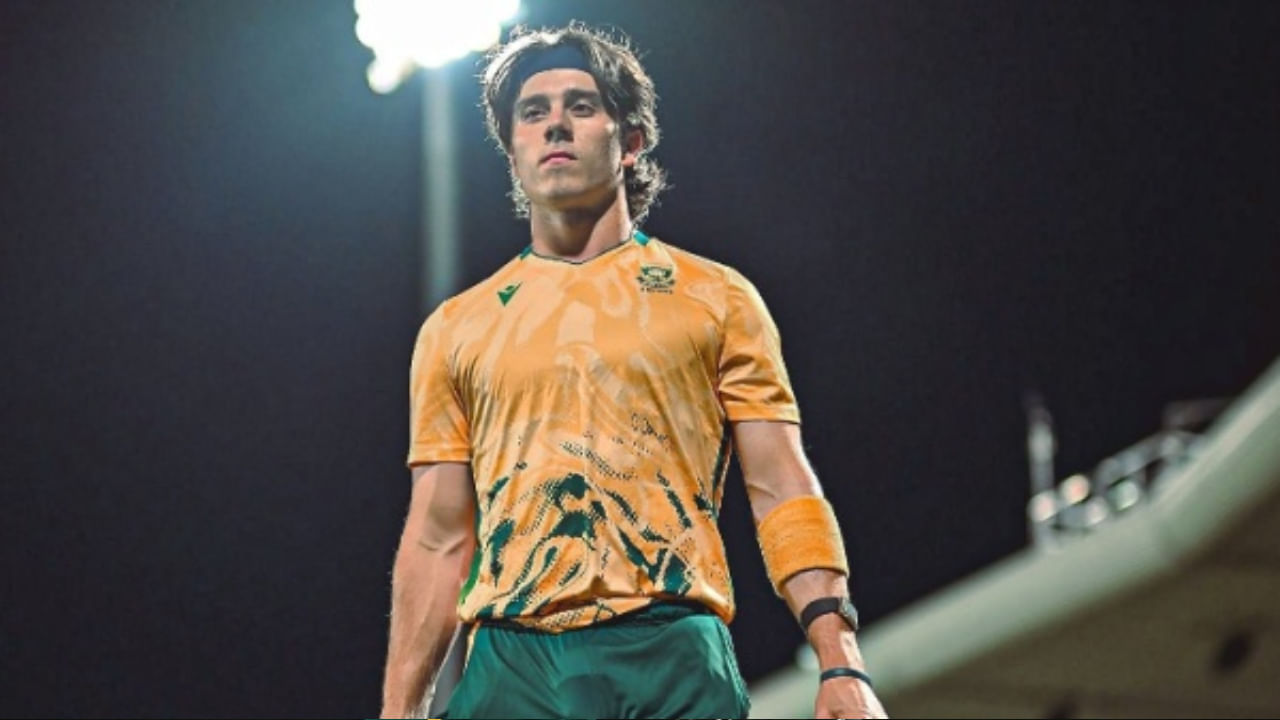 ಡೆವಾಲ್ಡ್ ಬ್ರೆವಿಸ್‌ಗಾಗಿ ಹರಾಜಿನಲ್ಲಿ ಫ್ರಾಂಚೈಸಿಗಳ ನಡುವೆ ಭರ್ಜರಿ ಹೋರಾಟ ನಡೆಯಿತು. ಆದಾಗ್ಯೂ, ಪ್ರಿಟೋರಿಯಾ ಕ್ಯಾಪಿಟಲ್ಸ್ ತಂಡವು ಬಿಡ್ ಅನ್ನು ಗೆಲ್ಲುವಲ್ಲಿ ಯಶಸ್ವಿಯಾಯಿತು. ಡೆವಾಲ್ಡ್ ಬ್ರೆವಿಸ್‌ರನ್ನು ತಮ್ಮ ತಂಡದ ಭಾಗವಾಗಿಸಲು ಪ್ರಿಟೋರಿಯಾ ಕ್ಯಾಪಿಟಲ್ಸ್ 16 ಮಿಲಿಯನ್ ರಾಂಡ್‌ಗಳನ್ನು ಅಂದರೆ 8.06 ಕೋಟಿ ರೂ.ಗಳನ್ನು ಖರ್ಚು ಮಾಡಿತು. ಇದರೊಂದಿಗೆ ಬ್ರೆವಿಸ್ ಈ ಲೀಗ್‌ನ ಇತಿಹಾಸದಲ್ಲಿ ಅತ್ಯಂತ ದುಬಾರಿ ಆಟಗಾರ ಎಂಬ ದಾಖಲಲೆ ಬರೆದರು. 