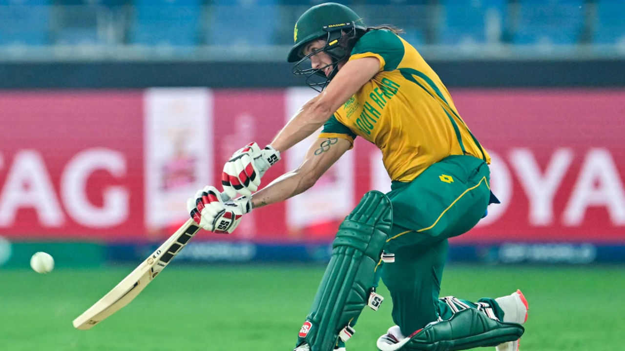 ದಕ್ಷಿಣ ಆಫ್ರಿಕಾದ ಬ್ಯಾಟರ್ ತಾಜ್ಮಿನ್ ಬ್ರಿಟ್ಸ್ ಪಾಕಿಸ್ತಾನ ವಿರುದ್ಧ ಸತತ ಎರಡು ಅಜೇಯ ಶತಕಗಳನ್ನು ಗಳಿಸುವ ಮೂಲಕ ಮಹಿಳಾ ಏಕದಿನ ಬ್ಯಾಟಿಂಗ್ ಶ್ರೇಯಾಂಕದಲ್ಲಿ 15 ಸ್ಥಾನಗಳನ್ನು ಜಿಗಿದು ಈಗ ಆರನೇ ಸ್ಥಾನಕ್ಕೆ ತಲುಪಿದ್ದಾರೆ. 669 ರೇಟಿಂಗ್ ಪಾಯಿಂಟ್‌ಗಳನ್ನು ಹೊಂದಿರುವ ಅವರು 2025 ರಲ್ಲಿ ಇಲ್ಲಿಯವರೆಗೆ ಏಕದಿನ ಪಂದ್ಯಗಳಲ್ಲಿ 91.85 ಸರಾಸರಿಯಲ್ಲಿ 643 ರನ್ ಗಳಿಸಿದ್ದಾರೆ.
