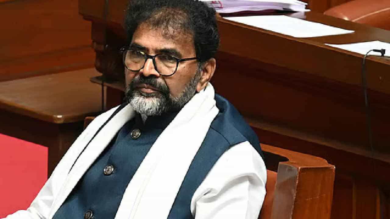 ಜೀವಂತ ಸುಟ್ಟು ಹಾಕುವುದಾಗಿ MLC ಛಲವಾದಿ ನಾರಾಯಣಸ್ವಾಮಿಗೆ ಬಹಿರಂಗ ಬೆದರಿಕೆ: ಕೇಸ್ ಬುಕ್