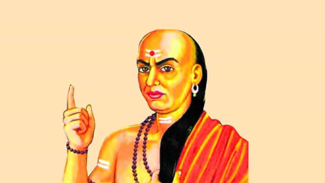 Chanakya Niti: ಮಾನಸಿಕವಾಗಿ ಬಲಿಷ್ಠರಾಗಿರಲು ಚಾಣಕ್ಯರ ಈ ಮಾತುಗಳನ್ನು ತಪ್ಪದೆ ಪಾಲಿಸಿ Chanakya Niti: ಮಾನಸಿಕವಾಗಿ ಬಲಿಷ್ಠರಾಗಿರಲು ಚಾಣಕ್ಯರ ಈ ಮಾತುಗಳನ್ನು ತಪ್ಪದೆ ಪಾಲಿಸಿ